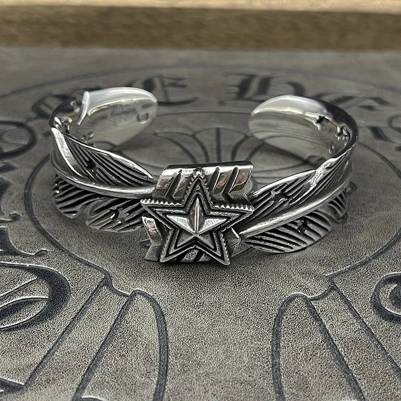 S925 Sterling Silver Punk Hip Hop Vintage Feather Pentagram Large Bracelet Men and Ladies Open Bracelet Heavy Industry
S925 Sterling Silver Punk Hip Hop Vintage Feather Pentagram Large Bracelet Men and Ladies Open Bracelet Heavy Industry