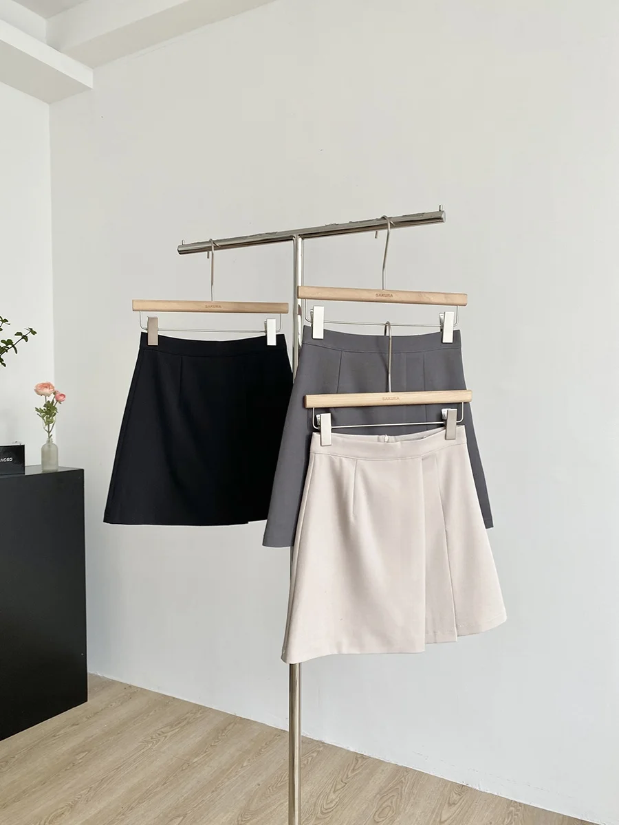 Gray Asymmetric High Waist A-Line Skirt Women's Suiting Spring 2025 New Style Slimming Short Skirt for Young Women
Gray Asymmetric High Waist A-Line Skirt Women's Suiting Spring 2025 New Style Slimming Short Skirt for Young Women