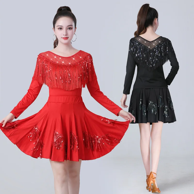 Новый облегающий костюм для латинских танцев с длинными рукавами и блестками с бахромой, ансамбль для выступлений, одежда для соревнований, комплект полуюбки для современного танца
Новый облегающий костюм для латинских танцев с длинными рукавами и блестками с бахромой, ансамбль для выступлений, одежда для соревнований, комплект полуюбки для современного танца