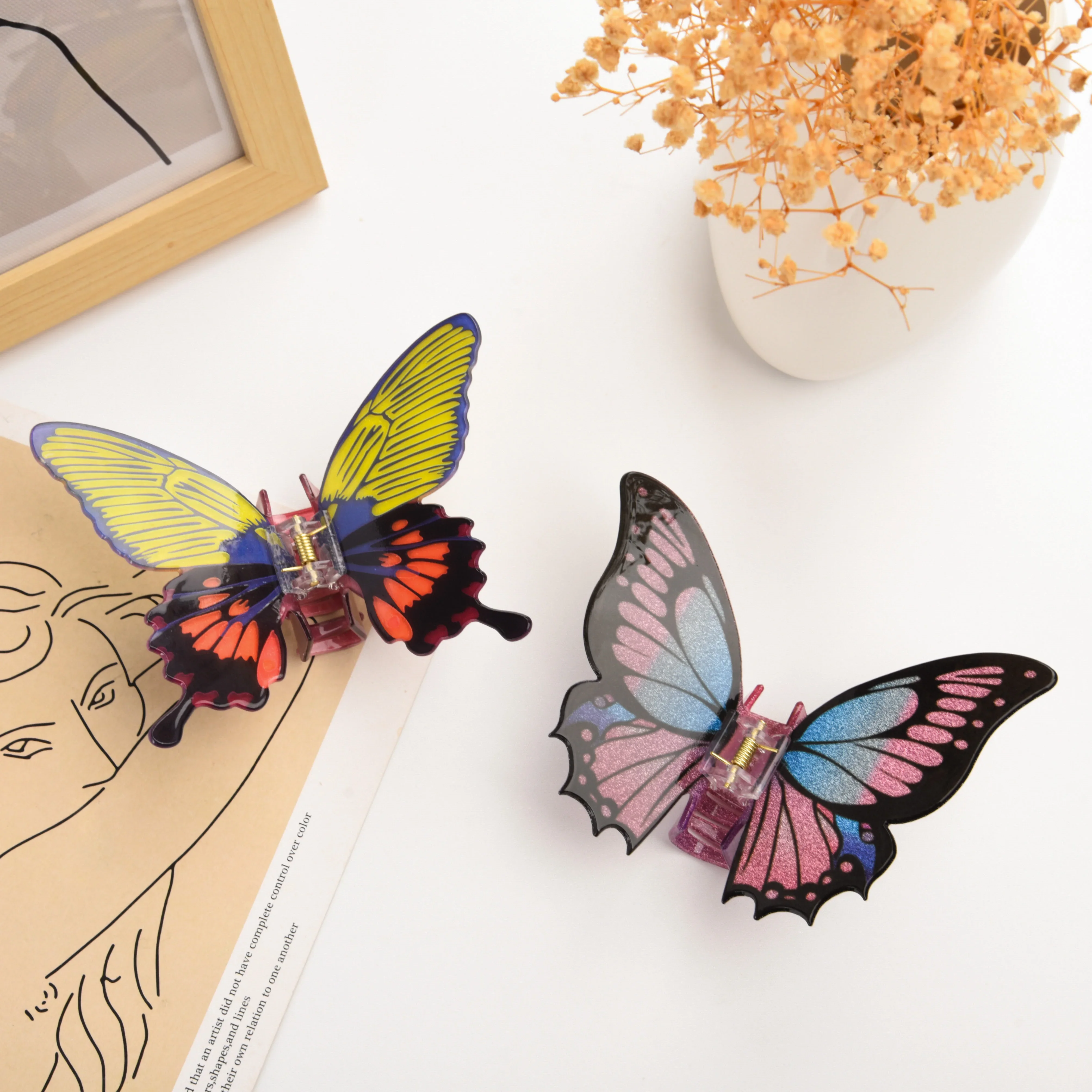 DS New Large Colorful Simulation Butterfly Acrylic Hair Claw Light Luxury Claw Clip Crab Hair Clip for Women Hair Accessories
DS New Large Colorful Simulation Butterfly Acrylic Hair Claw Light Luxury Claw Clip Crab Hair Clip for Women Hair Accessories