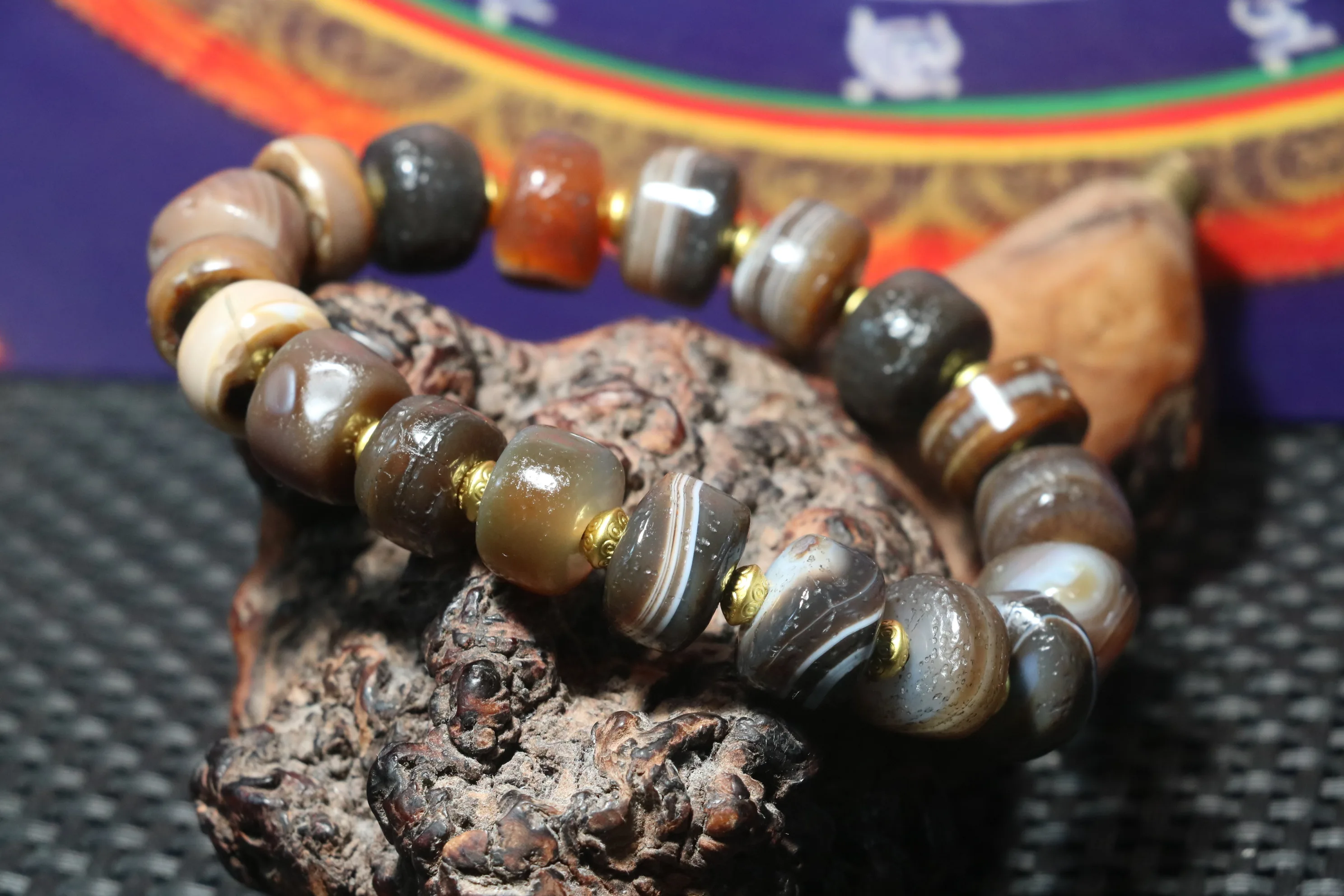 Ultra Energy Tibetan Old Agate Natural Silkworm Line Abacus Shape dZi Bead Amulet Bracelet Talisman 5A+
Ultra Energy Tibetan Old Agate Natural Silkworm Line Abacus Shape dZi Bead Amulet Bracelet Talisman 5A+
