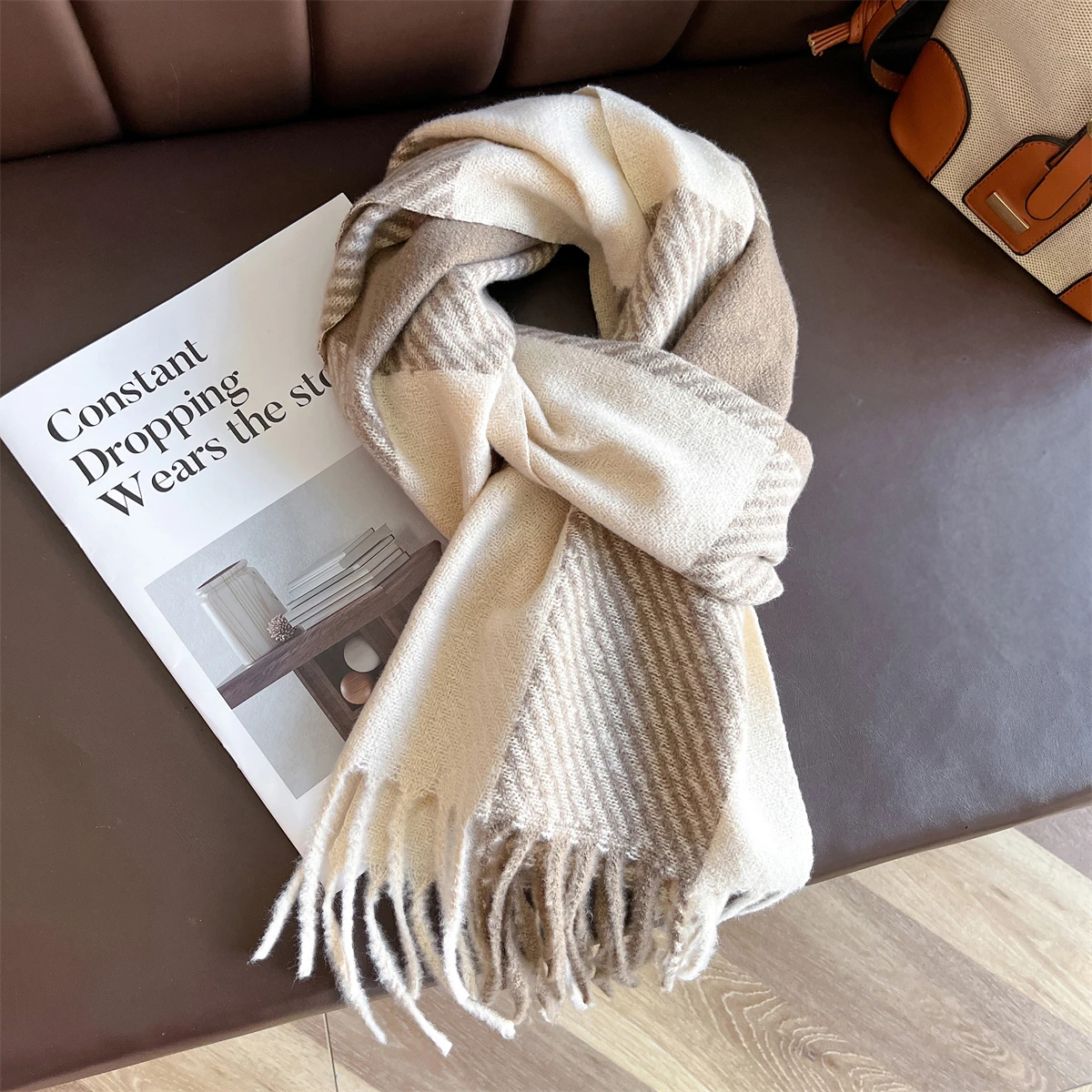 Luxury Winter Cashmere Scarf Women 2025 Design Warm Pashmina Blanket Poncho Scarves Female Shawl Wraps Thick Foulard Bufanda
Luxury Winter Cashmere Scarf Women 2025 Design Warm Pashmina Blanket Poncho Scarves Female Shawl Wraps Thick Foulard Bufanda