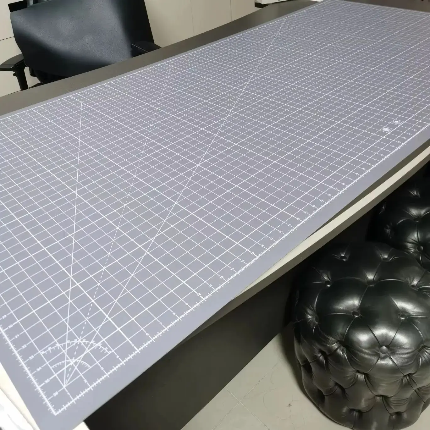 1M×2M Large Size Double-Sided Self-healing Print Cutting Mat Patchwork Pad Artist DIY Manual Sculpture Tool Home Carving Board
1M×2M Large Size Double-Sided Self-healing Print Cutting Mat Patchwork Pad Artist DIY Manual Sculpture Tool Home Carving Board