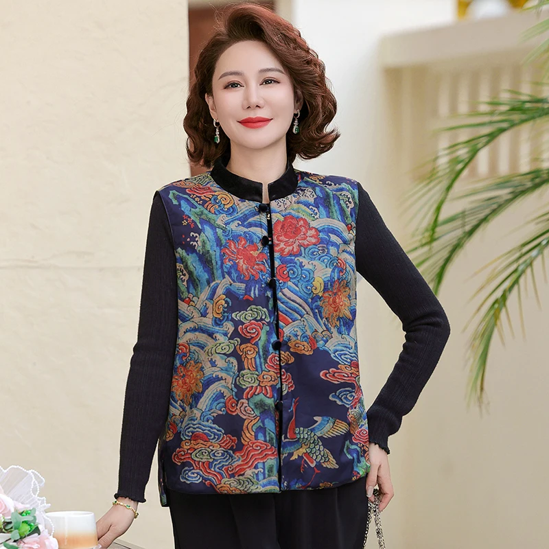 Новая китайская двусторонняя жилетка-пальто для женщин среднего возраста, весенняя модная женская одежда в традиционном китайском стиле.
Новая китайская двусторонняя жилетка-пальто для женщин среднего возраста, весенняя модная женская одежда в традиционном китайском стиле.
