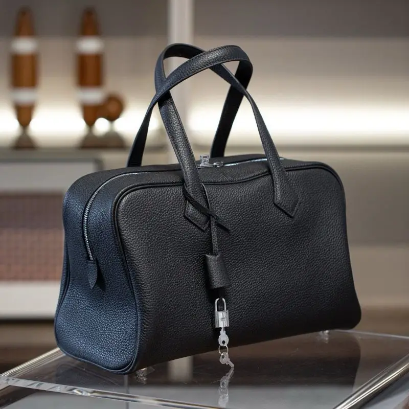 ColrenKn Luxury Leather Crossbody Bag Briti Sle Zipper Closure Soft Handle Storage for Commuting And Daily Use
ColrenKn Luxury Leather Crossbody Bag Briti Sle Zipper Closure Soft Handle Storage for Commuting And Daily Use