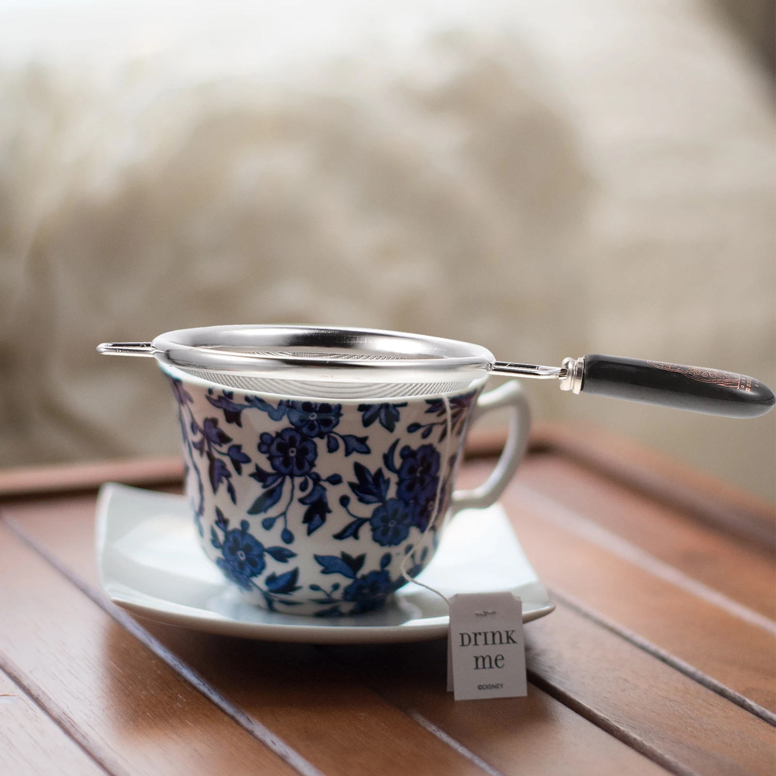 1Pcs Tea Infuser with Handle High-Temp Resistant Mesh Filter for Home and Office Smooth Tea Brewing Tool Long-Lasting
1Pcs Tea Infuser with Handle High-Temp Resistant Mesh Filter for Home and Office Smooth Tea Brewing Tool Long-Lasting