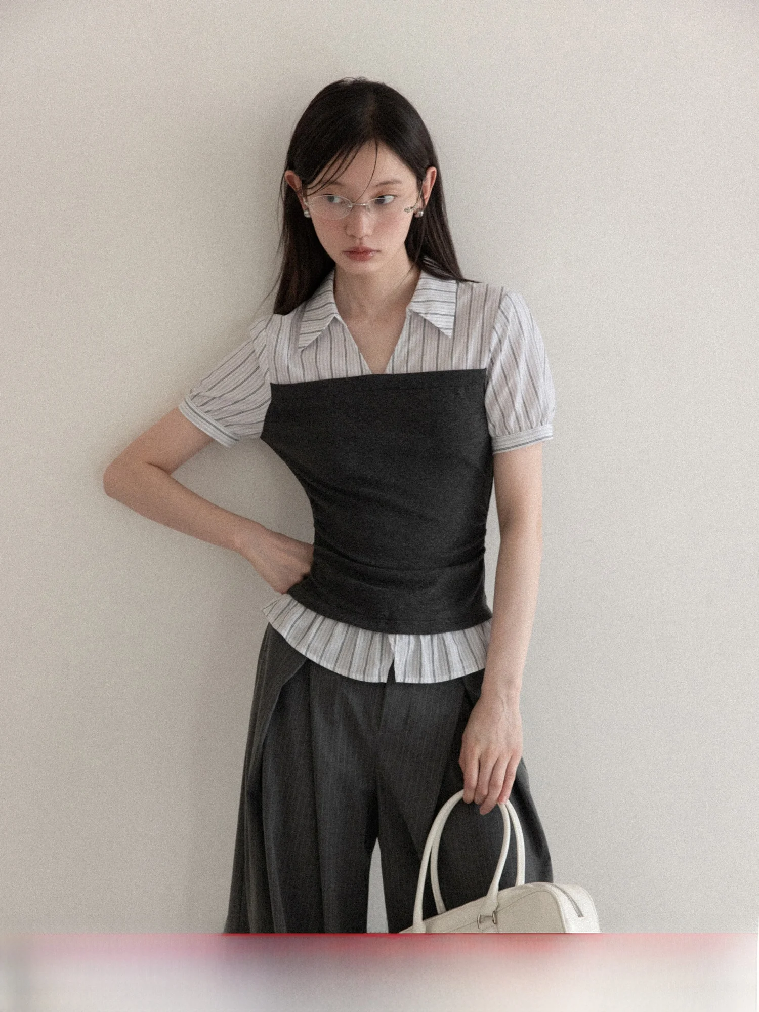 Slim Fit Korean Style Grey Stripe Waist-Cinching Short Sleeve T-Shirt Women's Summer Fashion Casual Top Y2K High Waist
Slim Fit Korean Style Grey Stripe Waist-Cinching Short Sleeve T-Shirt Women's Summer Fashion Casual Top Y2K High Waist