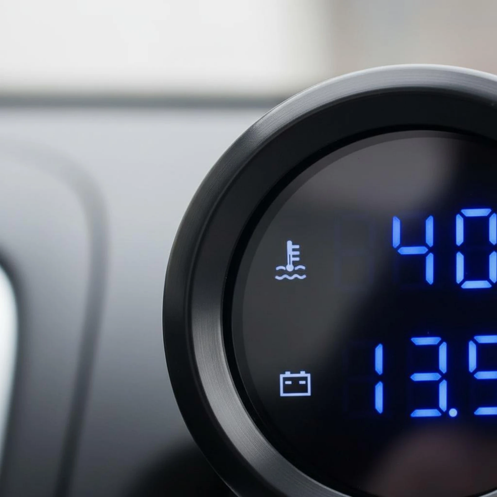 52mm Digital Temperature and Voltage Meter Easy to Install 2-in-1 Water Temperature Voltage Gauge 2 in 1 Gauge for Truck Drivers
52mm Digital Temperature and Voltage Meter Easy to Install 2-in-1 Water Temperature Voltage Gauge 2 in 1 Gauge for Truck Drivers