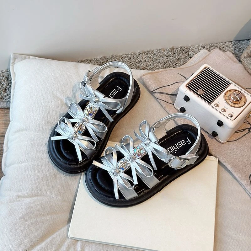Girls Summer Sandals 2026 New Princess Roman Style Soft Sole Anti-Slip Beach Shoes
Girls Summer Sandals 2026 New Princess Roman Style Soft Sole Anti-Slip Beach Shoes