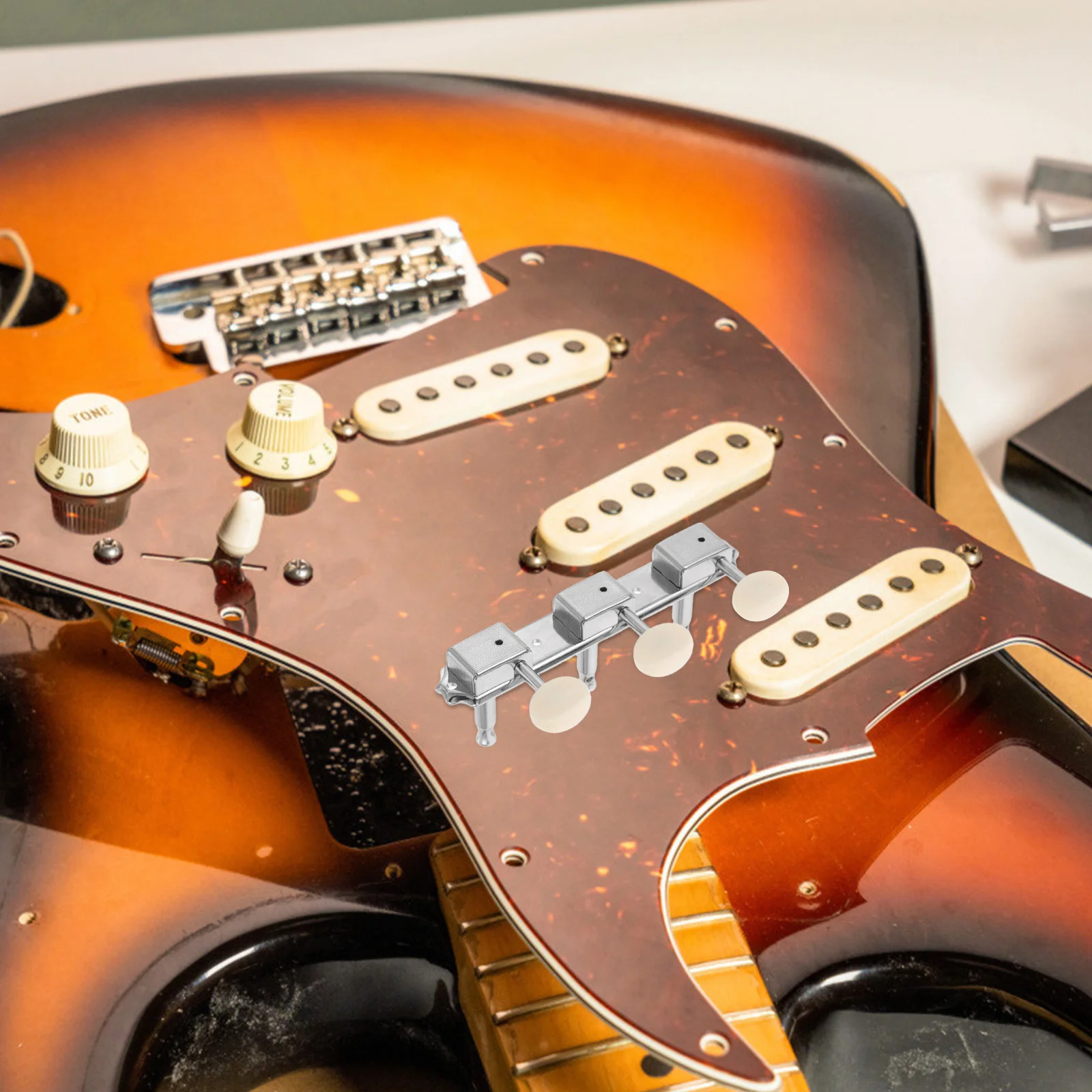 Electric Guitar Tuning Pegs Vintage Metal Knobs 3 Left 3 Right Machine Heads Replacement For Guitar Accessories
Electric Guitar Tuning Pegs Vintage Metal Knobs 3 Left 3 Right Machine Heads Replacement For Guitar Accessories