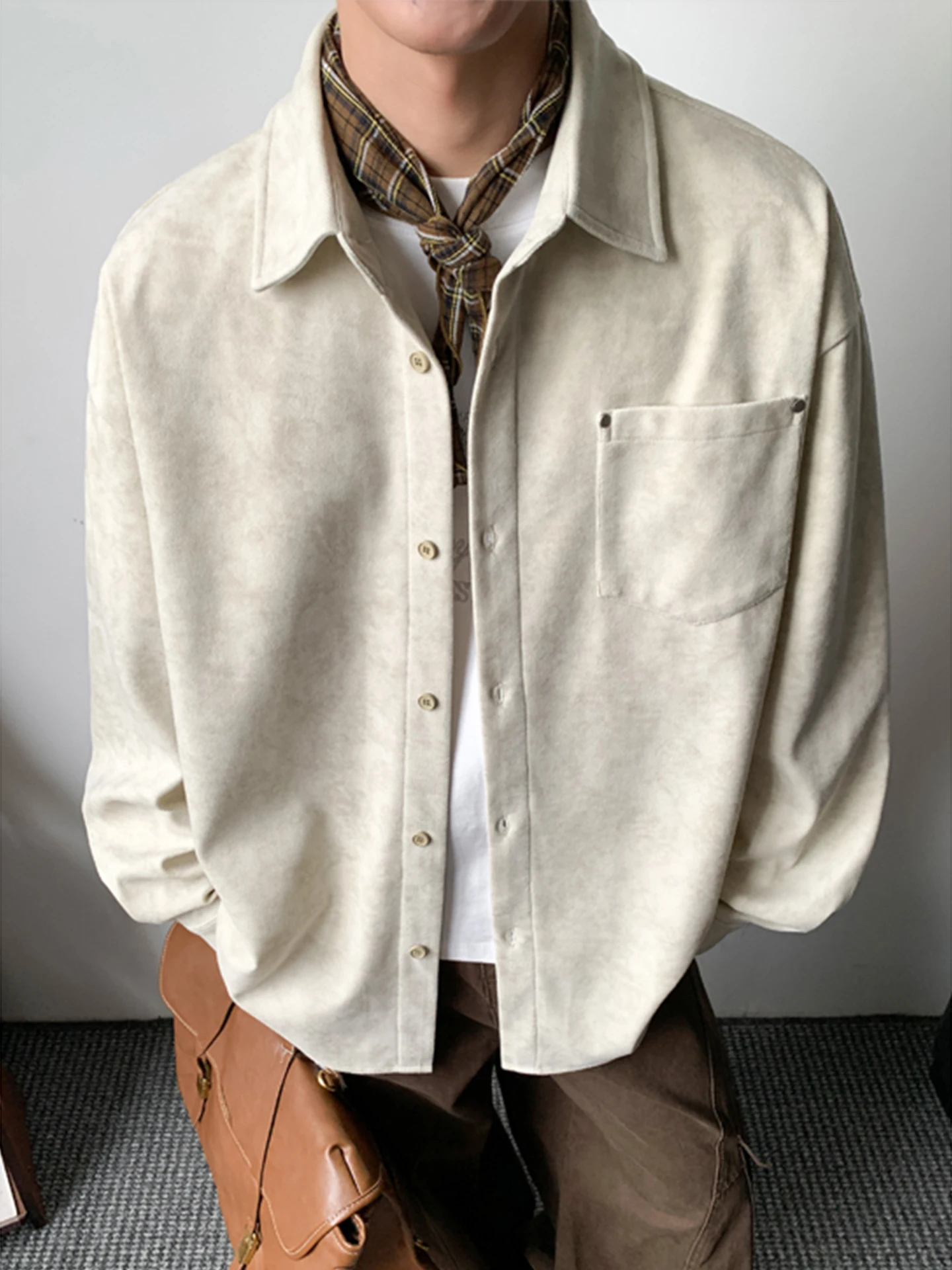 Мужская повседневная рубашка оверсайз в стиле ретро, осенняя, свободного кроя, из полиэфирного волокна, для прогулок
Мужская повседневная рубашка оверсайз в стиле ретро, осенняя, свободного кроя, из полиэфирного волокна, для прогулок