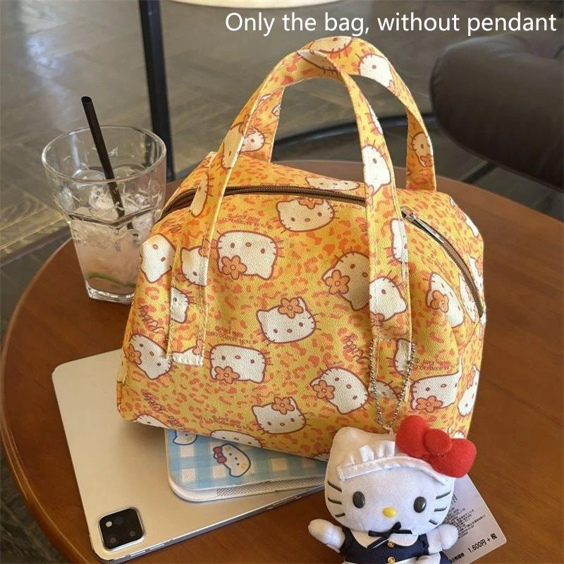 Sanrio Sweet Print Hello Kitty Handheld Cosmetic Bag Girly KT Large Capacity Travel Portable Storage Bag Lunch Bag Gifts
Sanrio Sweet Print Hello Kitty Handheld Cosmetic Bag Girly KT Large Capacity Travel Portable Storage Bag Lunch Bag Gifts