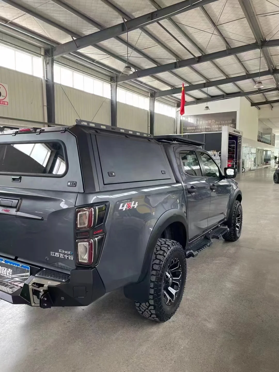Factory Wholesale Navara & Tundra Model Hard Top Pickup Truck Canopy Durable Waterproof Custom Flip Top Cover Smart Cap Canopy
Factory Wholesale Navara & Tundra Model Hard Top Pickup Truck Canopy Durable Waterproof Custom Flip Top Cover Smart Cap Canopy