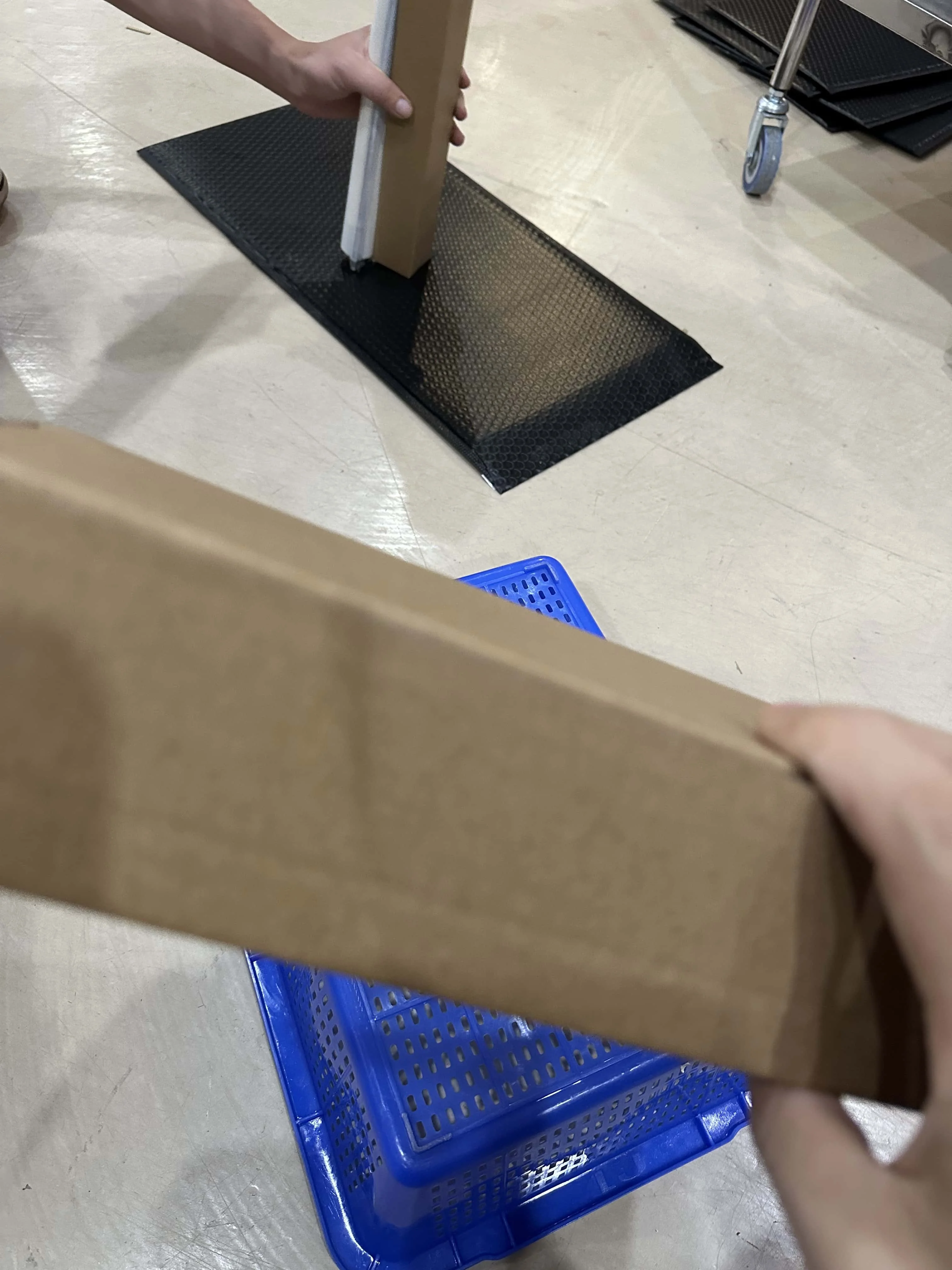 B223-4531 Крышка дуплексной верхней направляющей пластины для Ricoh Aficio MP4000 5000 4002 5002 MP C5502 C4502 C3502 C3501 C3001 C5501 C4501 C3501
B223-4531 Крышка дуплексной верхней направляющей пластины для Ricoh Aficio MP4000 5000 4002 5002 MP C5502 C4502 C3502 C3501 C3001 C5501 C4501 C3501