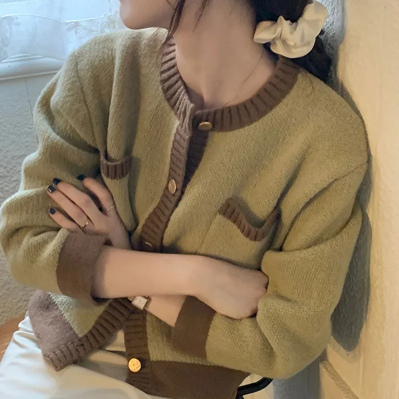 Fashion top Korean version women's new sweater women's coat Spring and Autumn short knitted cardigan
Fashion top Korean version women's new sweater women's coat Spring and Autumn short knitted cardigan