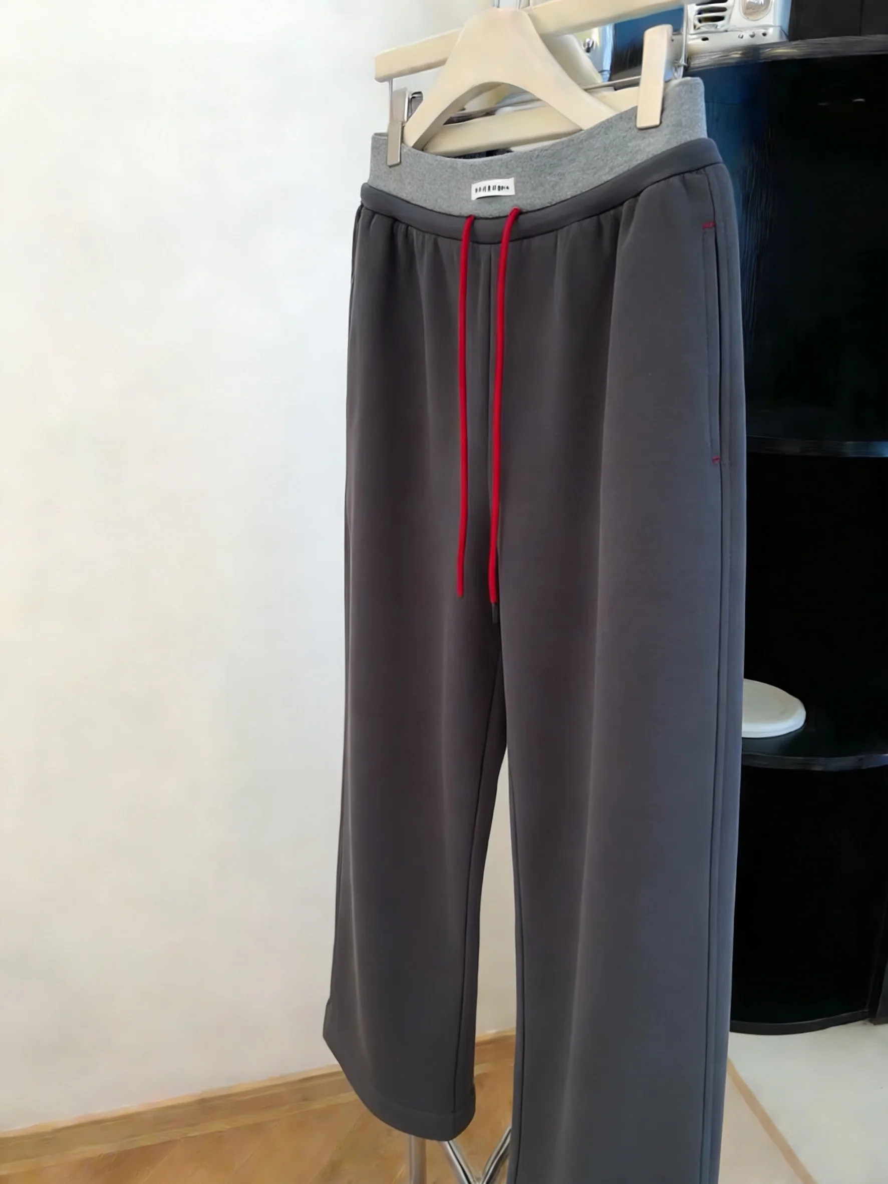 Deep ey Casual Straight Leg Pants Dstring Wide Leg Retro High Waist Slimming Trousers for Men And Women Spring Autumn
Deep ey Casual Straight Leg Pants Dstring Wide Leg Retro High Waist Slimming Trousers for Men And Women Spring Autumn