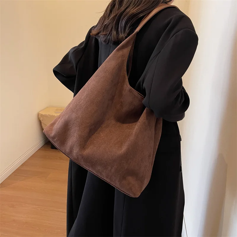 2026 Women's Vintage Leather Shoulder Bag Large Capacity 2-in-1 Handbag Hobo Bucket Solid Color Casual Commuter Tote for Fashion
2026 Women's Vintage Leather Shoulder Bag Large Capacity 2-in-1 Handbag Hobo Bucket Solid Color Casual Commuter Tote for Fashion