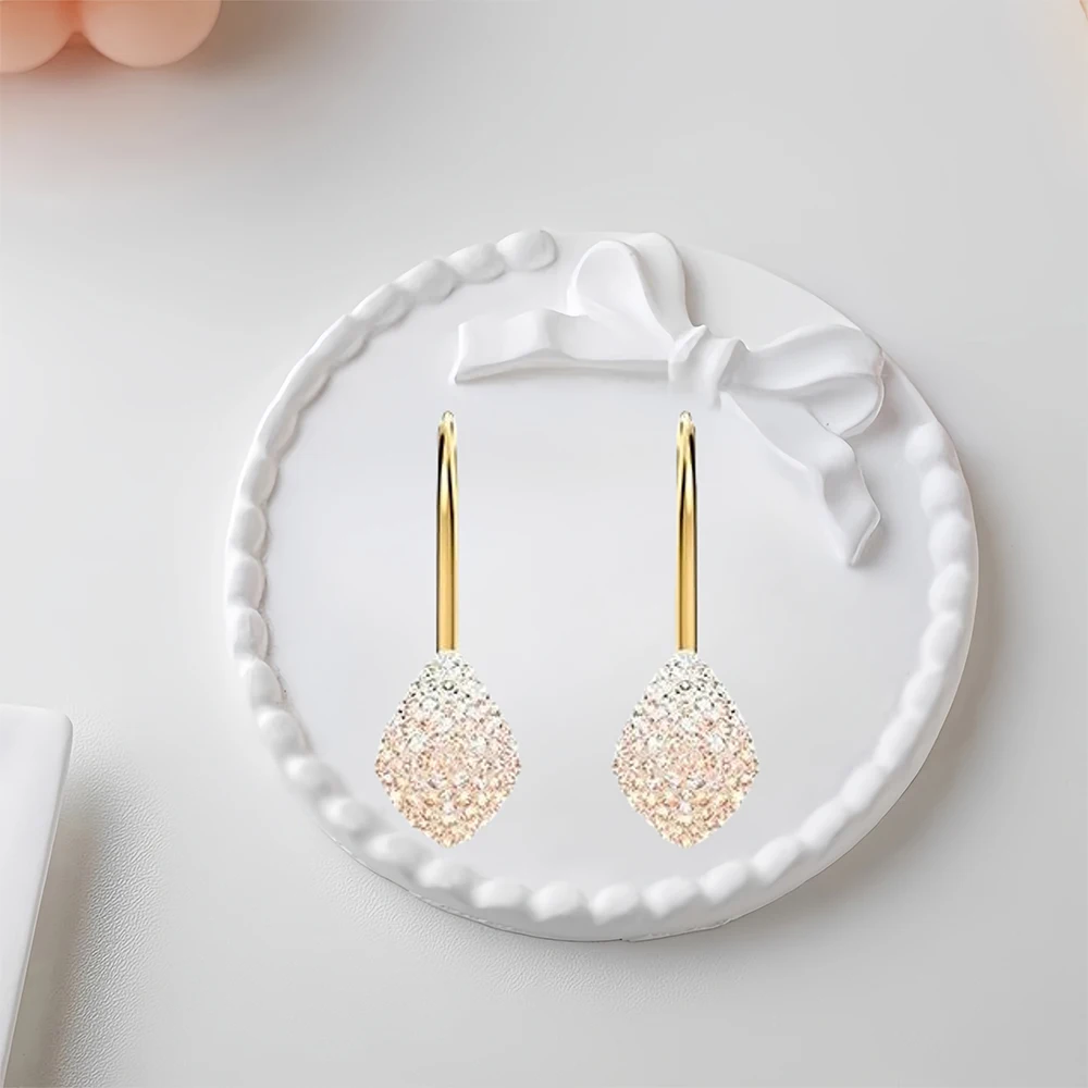 2025 Hot Selling Brand Women's Earrings Simple, Fashionable, Luxurious Jewelry Suitable for Gifting To Friends
2025 Hot Selling Brand Women's Earrings Simple, Fashionable, Luxurious Jewelry Suitable for Gifting To Friends