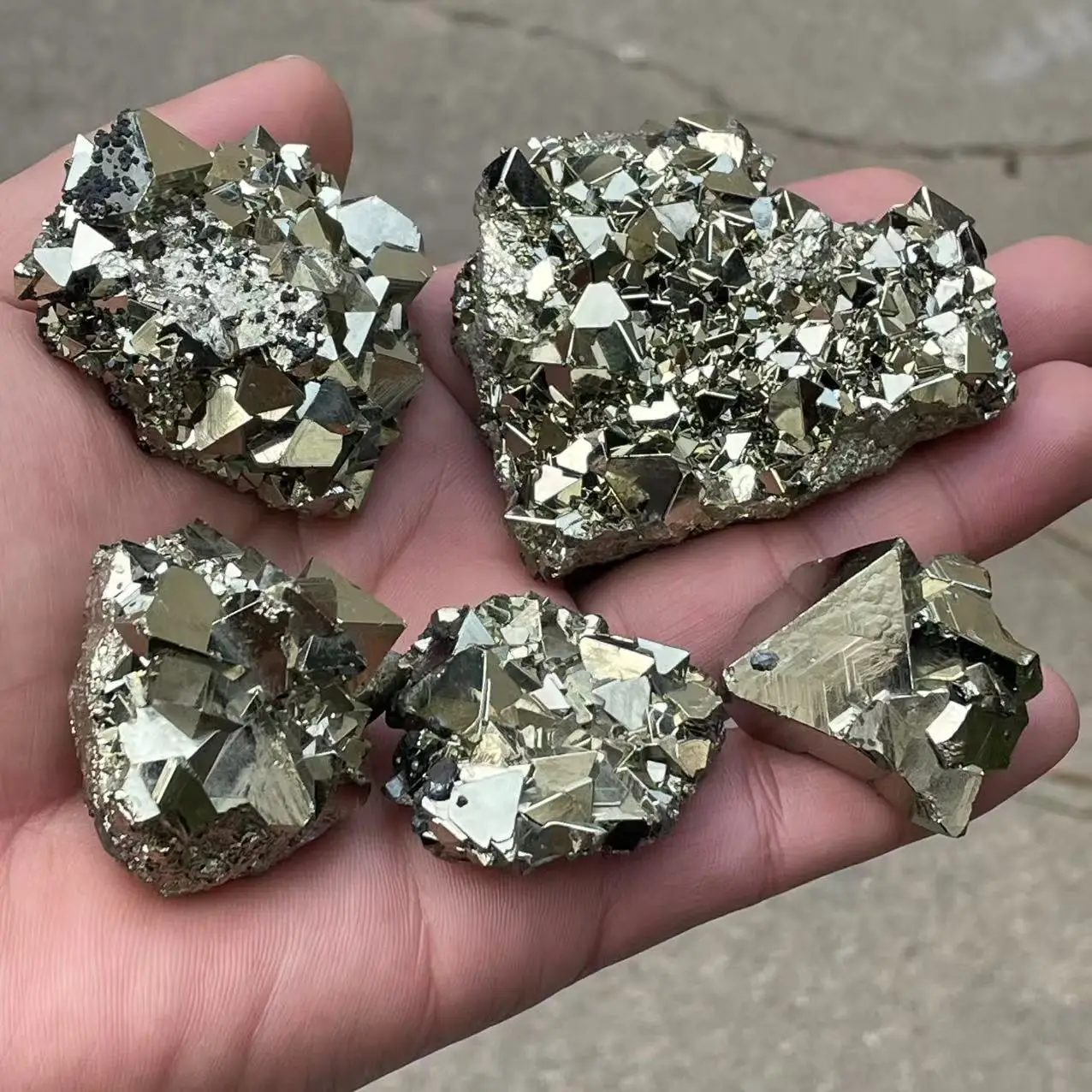 The new 100 Natural Octahedral Peru Pyrite Mineral Raw Teaching Specimen Collection Healing Stone Home Decor
The new 100 Natural Octahedral Peru Pyrite Mineral Raw Teaching Specimen Collection Healing Stone Home Decor