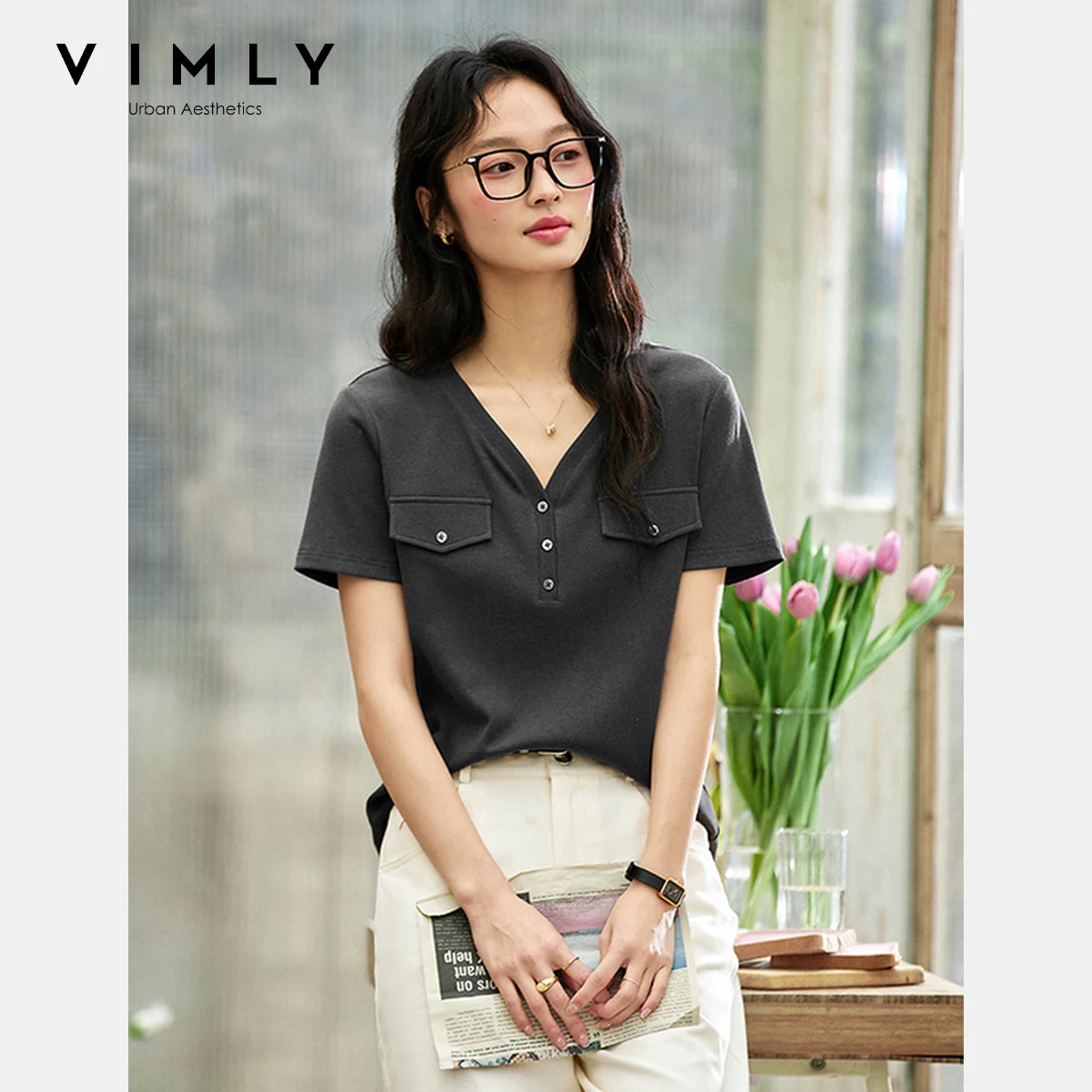 VIMLY Woman Knitted T-shirts Summer 2025 V-neck Casual Bag Cover Button Short Sleeves Top Woman Clothing Chemises Femmes A1027
VIMLY Woman Knitted T-shirts Summer 2025 V-neck Casual Bag Cover Button Short Sleeves Top Woman Clothing Chemises Femmes A1027