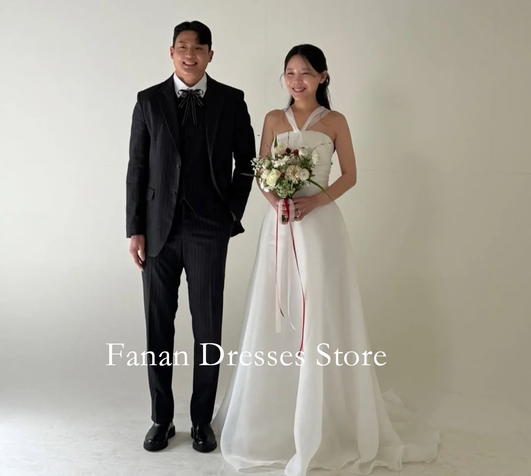 FANAN Halter Neck Korea A-Line Wedding Dresses 웨딩드레스 Organza Ivory Corset Simple Customized Pretty Bride Gowns Plus Size
FANAN Halter Neck Korea A-Line Wedding Dresses 웨딩드레스 Organza Ivory Corset Simple Customized Pretty Bride Gowns Plus Size