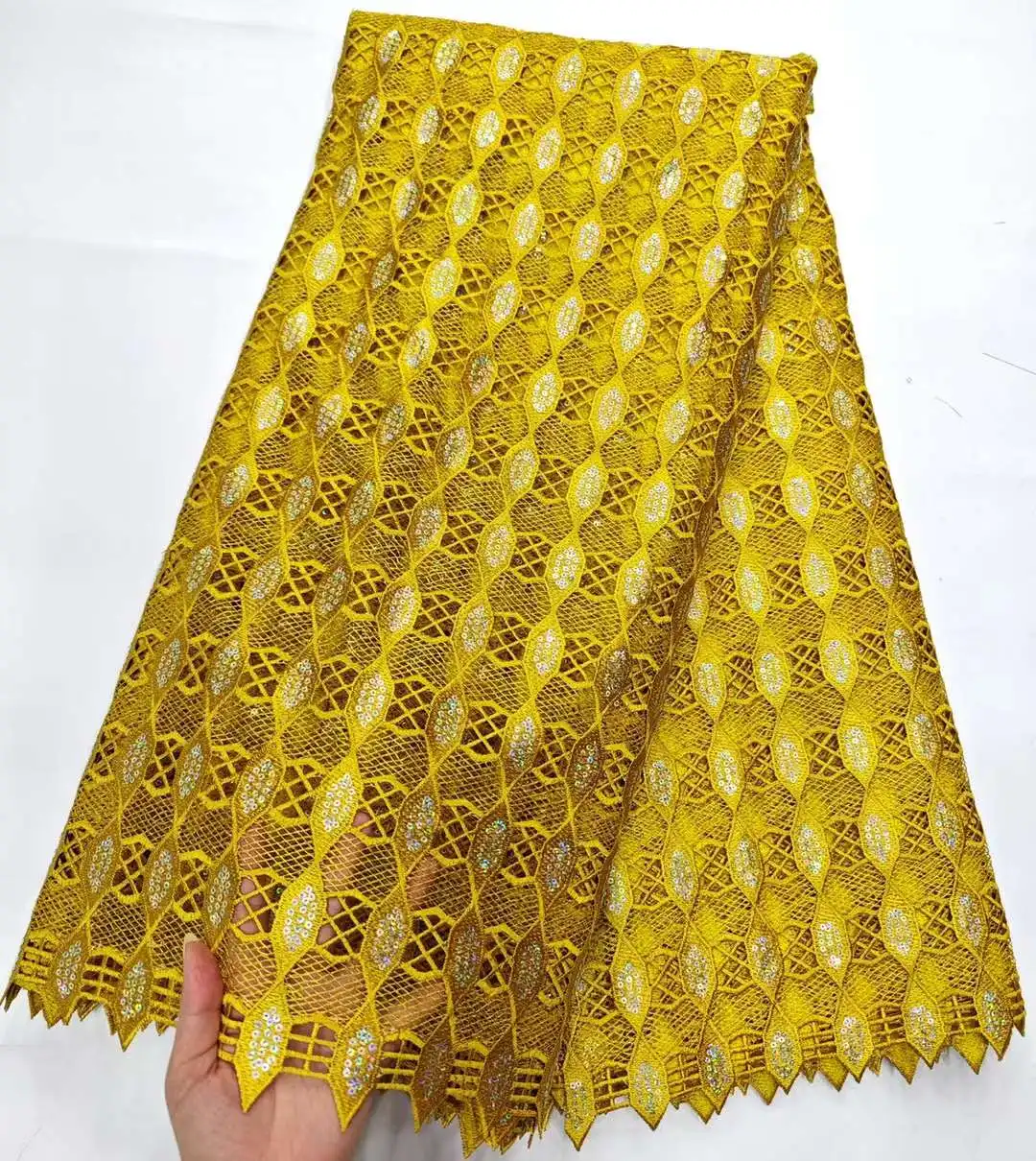 Latest Nigerian African Milk Silk Cord Lace Fabric 2024 High Quality Guipure Cord Sequins Lace For Wedding Material
Latest Nigerian African Milk Silk Cord Lace Fabric 2024 High Quality Guipure Cord Sequins Lace For Wedding Material
