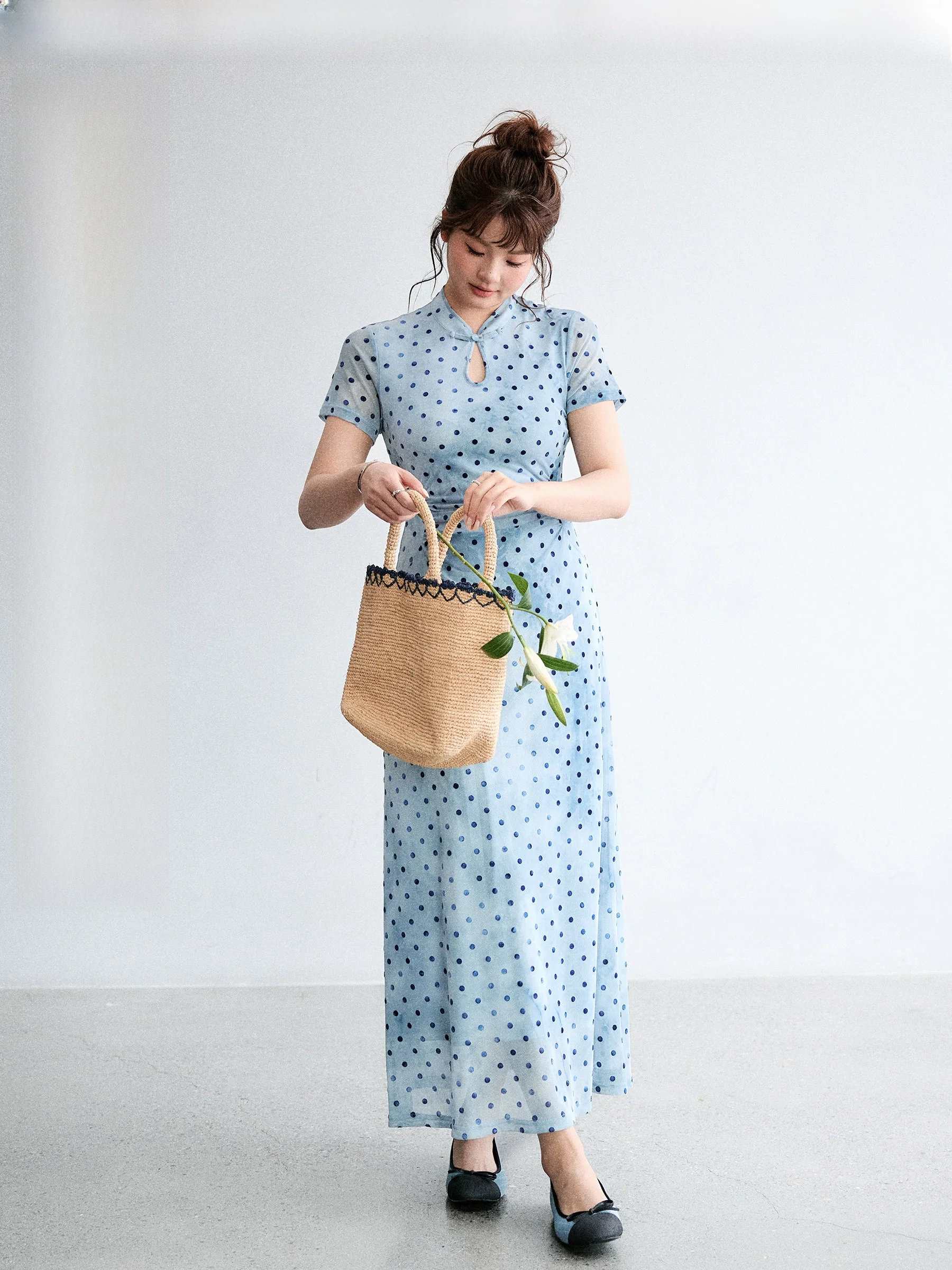 Blue Flower Large Size Dress Zhan Dyeing Polka Dot Style Long Skirt for Plump Women New Chinese Style Slim Fit
Blue Flower Large Size Dress Zhan Dyeing Polka Dot Style Long Skirt for Plump Women New Chinese Style Slim Fit
