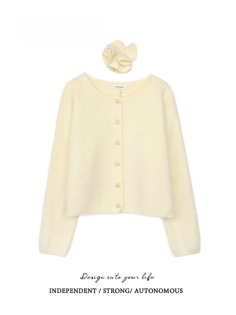 Winter Thickened Short round Neck Heart Buckle Lazy Style Knitted Sweater Coat Girl's Warmth Heating Long Sleeve Pure Color B...
Winter Thickened Short round Neck Heart Buckle Lazy Style Knitted Sweater Coat Girl's Warmth Heating Long Sleeve Pure Color B...