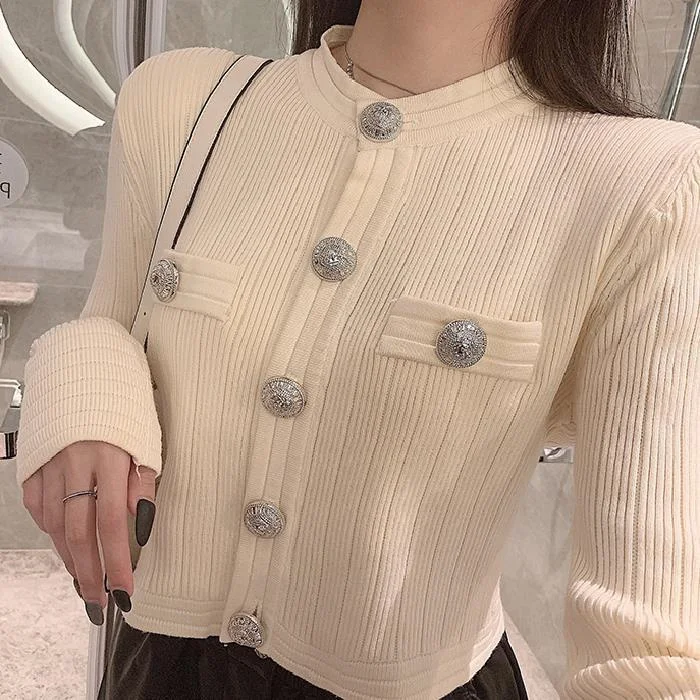 Женская весенняя куртка-бомбер из твида с коротким рукавом, воротником, молниями, нашивками и вышивкой в стиле авиации для активного отдыха
Женская весенняя куртка-бомбер из твида с коротким рукавом, воротником, молниями, нашивками и вышивкой в стиле авиации для активного отдыха