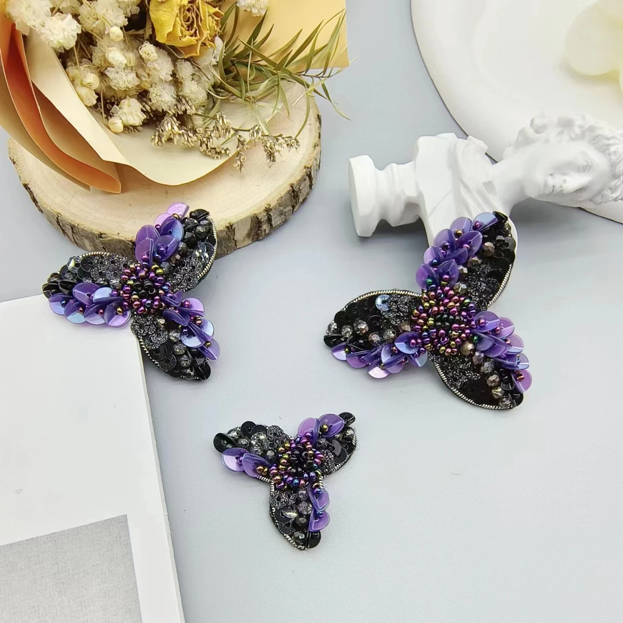 Handmade Embroidery Silk Button Bead Patch Decorative Flower Cloth for Clothing oes Bags Faion Accories Repair Patches
Handmade Embroidery Silk Button Bead Patch Decorative Flower Cloth for Clothing oes Bags Faion Accories Repair Patches