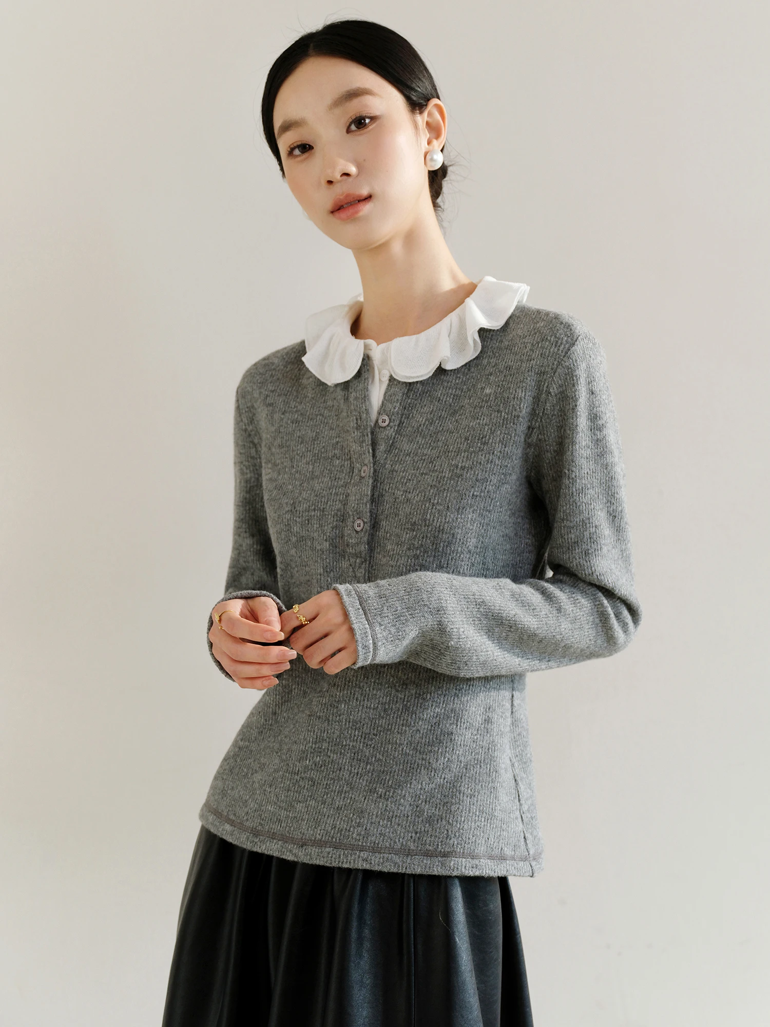 Ji Qirui 26 Early Spring Lace Trim Collar Layered Fake Two-Piece Wool Knitted Long Sve Base irt Sweater Casual Sle Onl...
Ji Qirui 26 Early Spring Lace Trim Collar Layered Fake Two-Piece Wool Knitted Long Sve Base irt Sweater Casual Sle Onl...