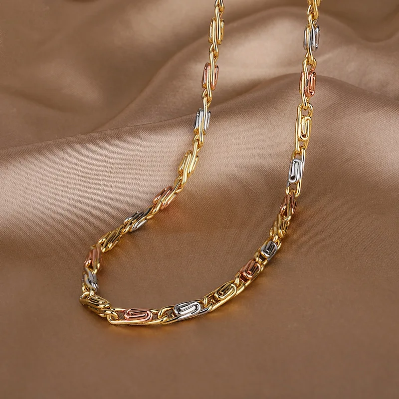 Wholesale jewelry with an elegant vibe, ins-style niche design necklace for women, versatile electroplated gold-tone patterned c
Wholesale jewelry with an elegant vibe, ins-style niche design necklace for women, versatile electroplated gold-tone patterned c