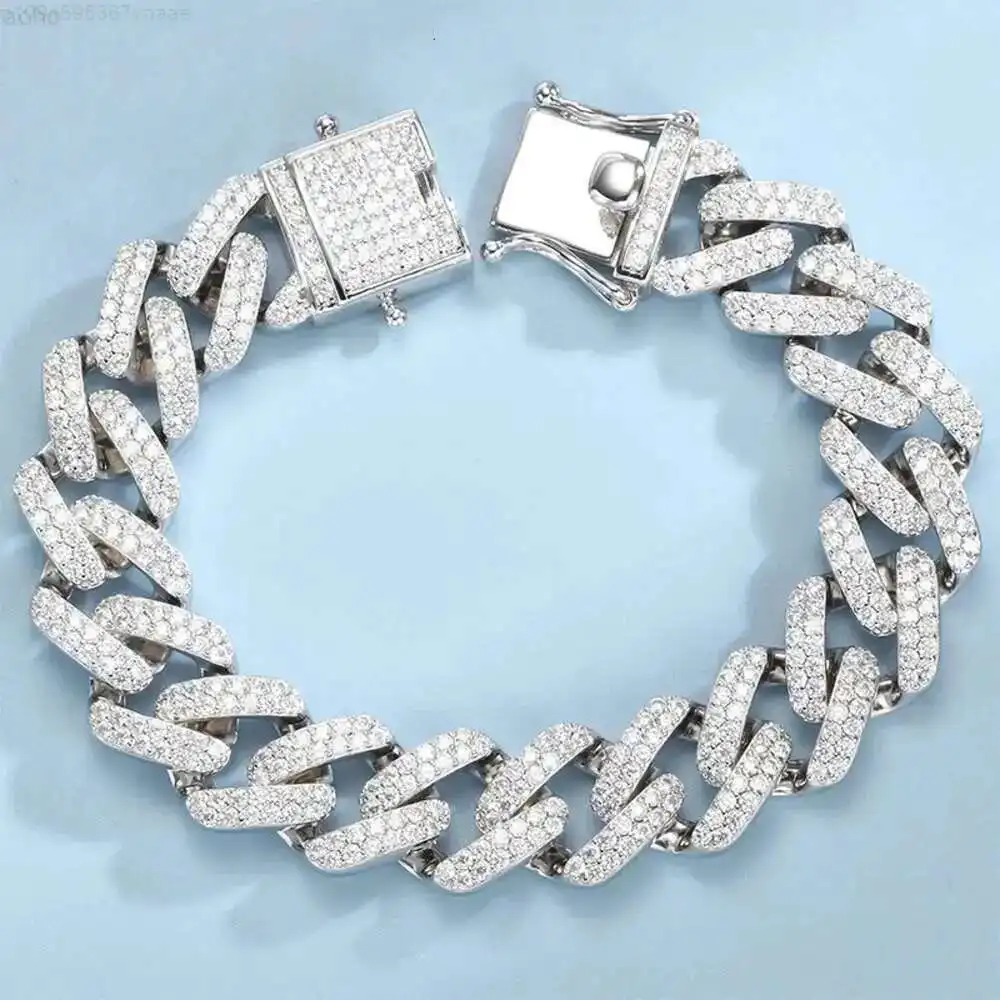 Selling 14mm Cuban Link Bracelet Iced Out Miami Gold Plated Hip Hop Full Moissanite Prong Diamond Bracelet for Men Women
Selling 14mm Cuban Link Bracelet Iced Out Miami Gold Plated Hip Hop Full Moissanite Prong Diamond Bracelet for Men Women