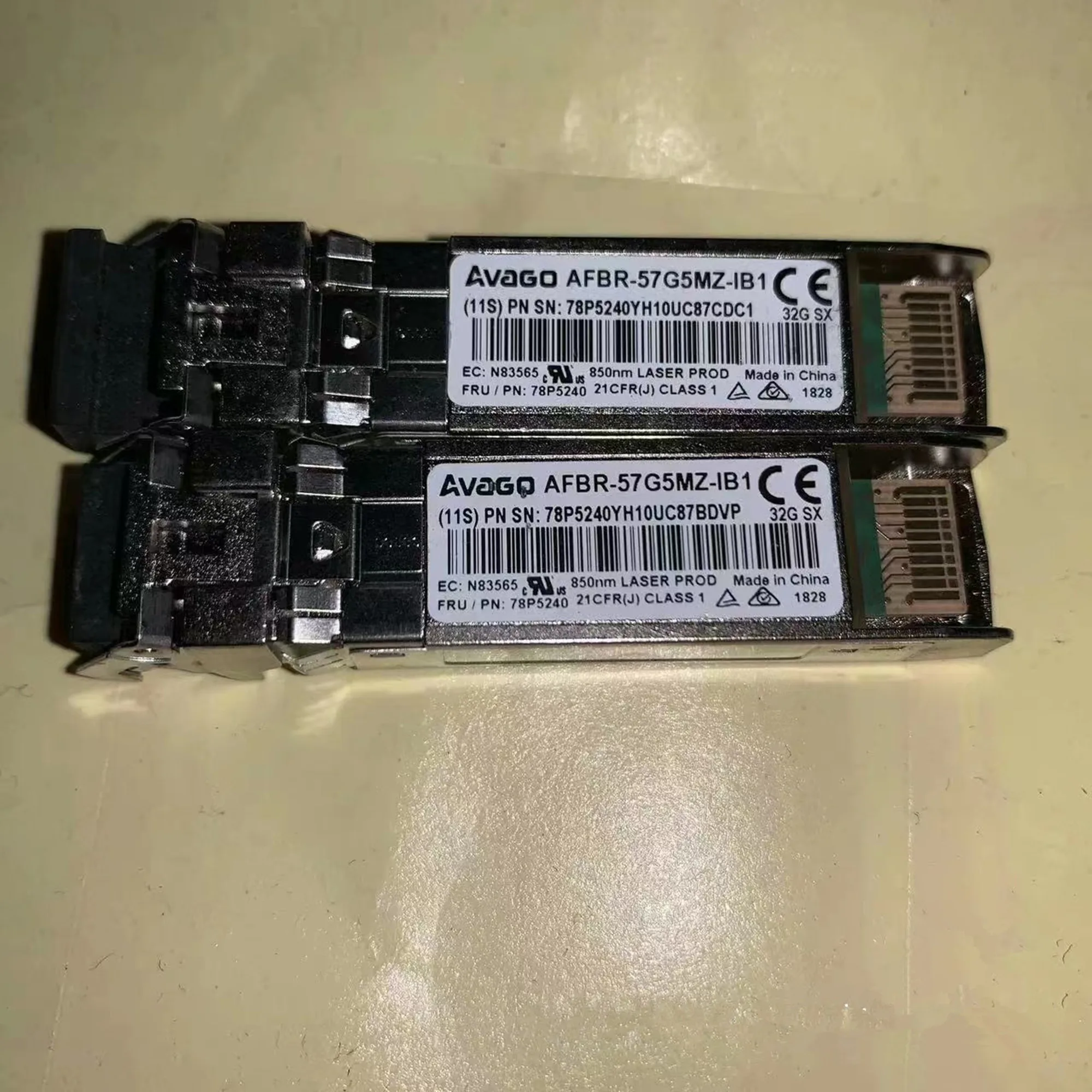 1PCS Original AVAGO SFP 32G SX Optical Fiber AFBR-57G5MZ-IB1 78P5240 N83565 850NM 32GB sfp Fiber Optical Module
1PCS Original AVAGO SFP 32G SX Optical Fiber AFBR-57G5MZ-IB1 78P5240 N83565 850NM 32GB sfp Fiber Optical Module