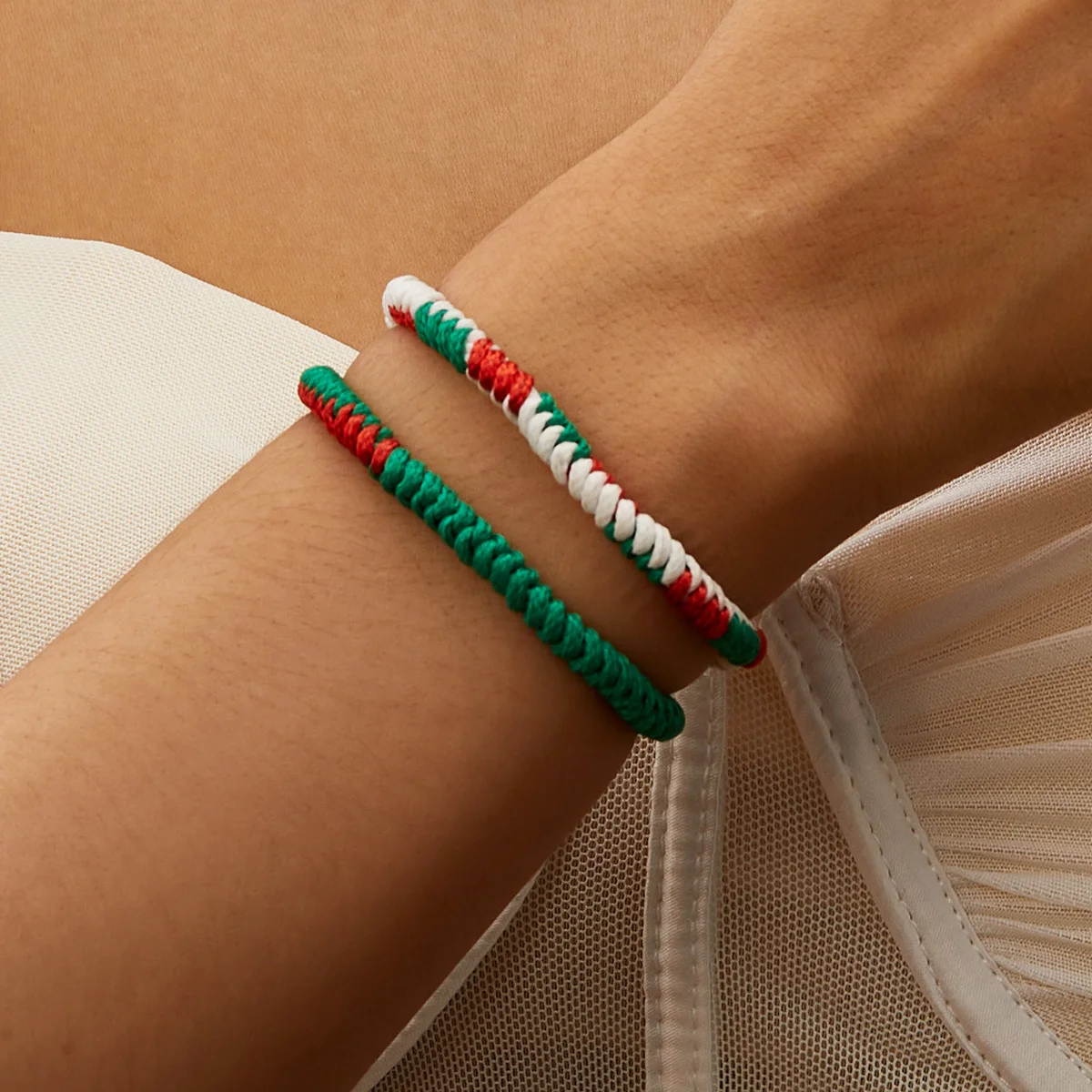 Minimalist Handmade Woven Red Green Rope Chain Bracelets For Women Men Colored Twist Adjustable Bracelet New Year Party Jewelry
Minimalist Handmade Woven Red Green Rope Chain Bracelets For Women Men Colored Twist Adjustable Bracelet New Year Party Jewelry