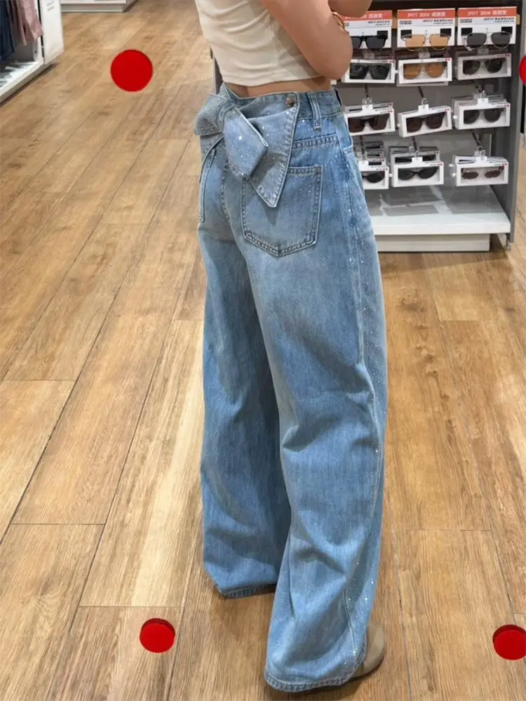 2026 Spring Women American Vintage Y2K Hot Girl Rhinestone Patchwork Jeans Heavy Duty Detachable Bow Floor-Length Denim Pants
2026 Spring Women American Vintage Y2K Hot Girl Rhinestone Patchwork Jeans Heavy Duty Detachable Bow Floor-Length Denim Pants