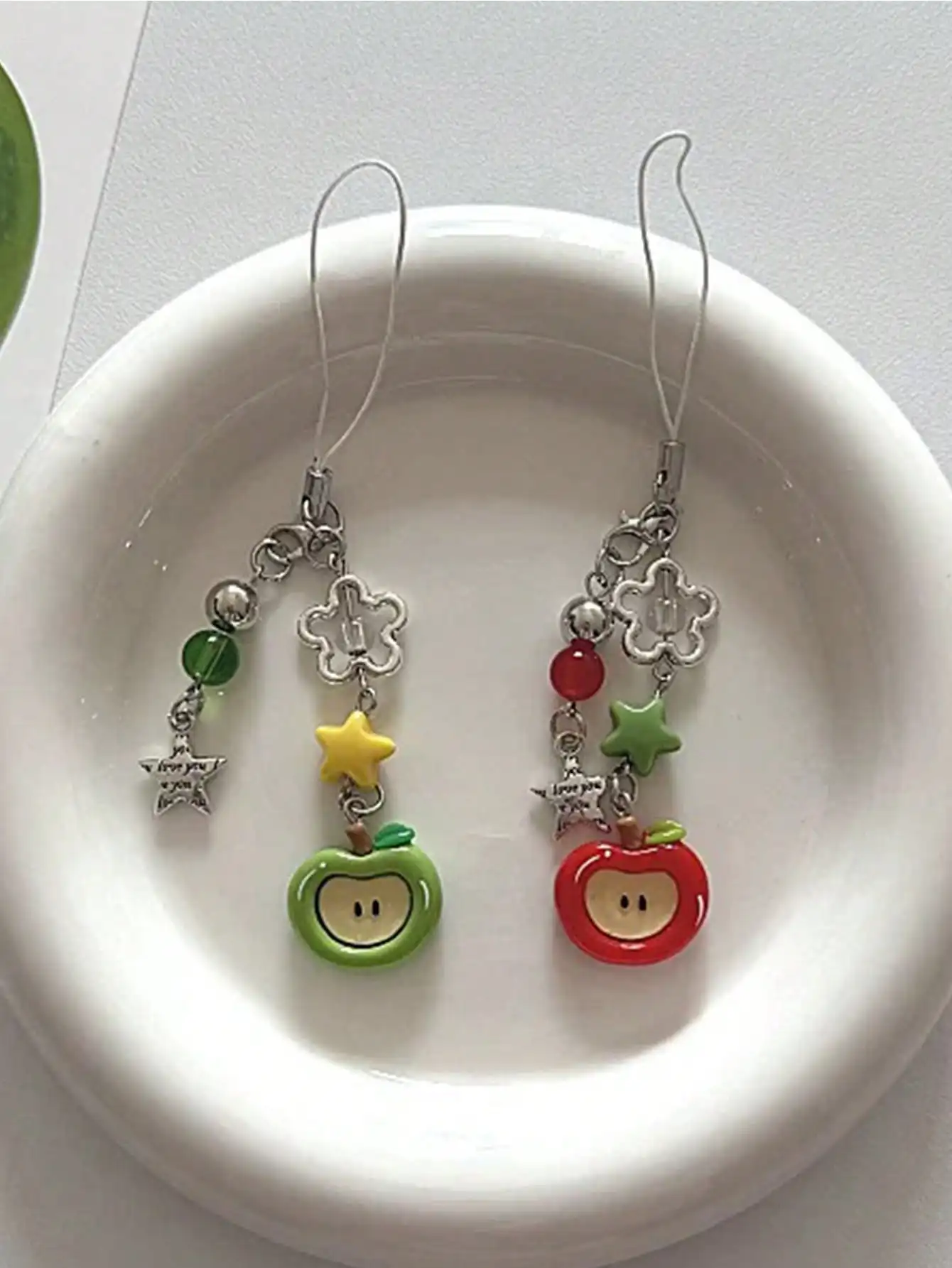 1pc Cute "Good Luck" Apple Shaped Phone/Bag Charm, Decorative Pendant, Anti-Lost USB Holder
1pc Cute "Good Luck" Apple Shaped Phone/Bag Charm, Decorative Pendant, Anti-Lost USB Holder