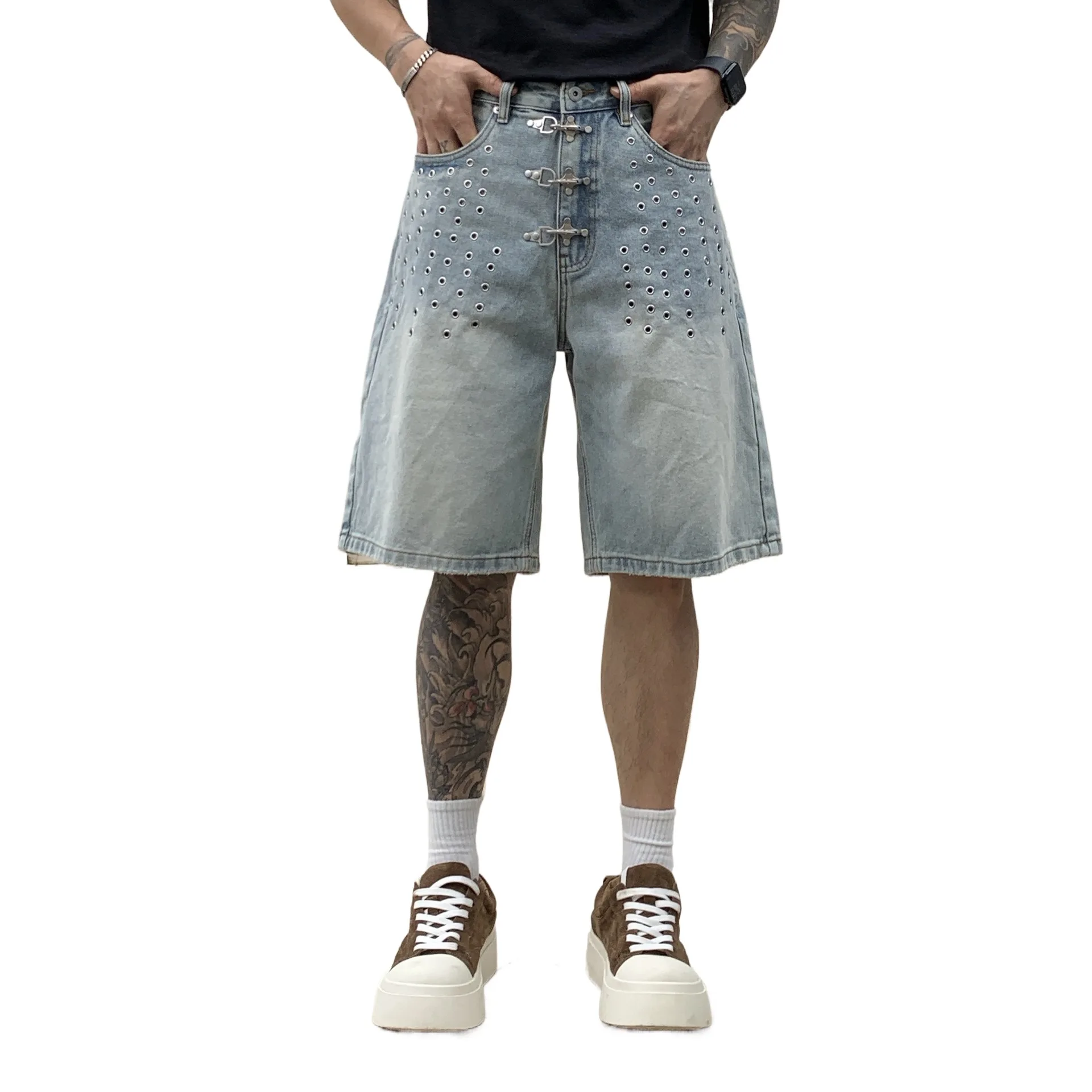 Men's Fashion Loose Fit Vibe Style Hip Hop Short Jeans With Metal Decoration High Street Y2K Denim Shorts With Plane Buttons
Men's Fashion Loose Fit Vibe Style Hip Hop Short Jeans With Metal Decoration High Street Y2K Denim Shorts With Plane Buttons