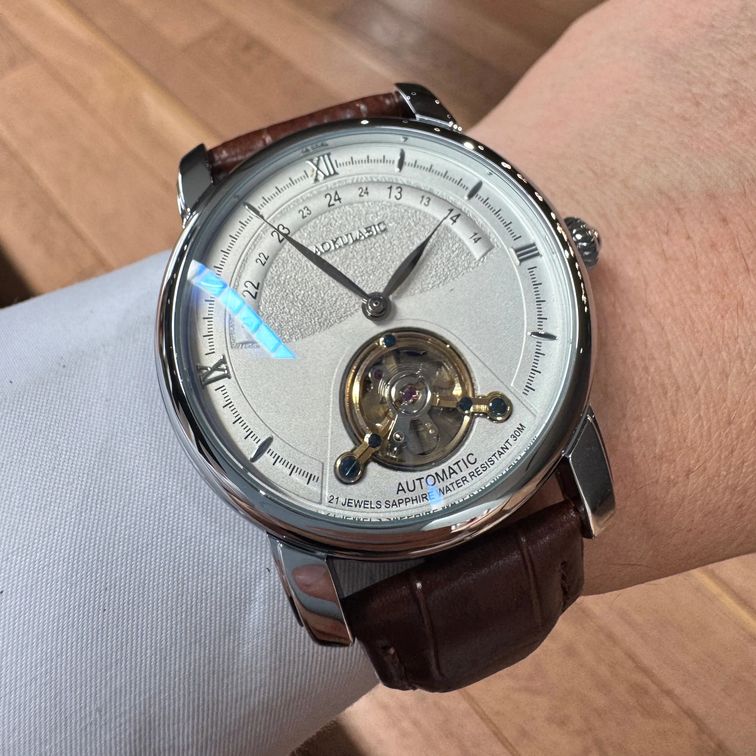 AOKULASIC Business Mechanical Watch for Men Fashion Tourbillon Skeleton Automatic Mens Watches Top Brand Leather Belt Wristwatch
AOKULASIC Business Mechanical Watch for Men Fashion Tourbillon Skeleton Automatic Mens Watches Top Brand Leather Belt Wristwatch