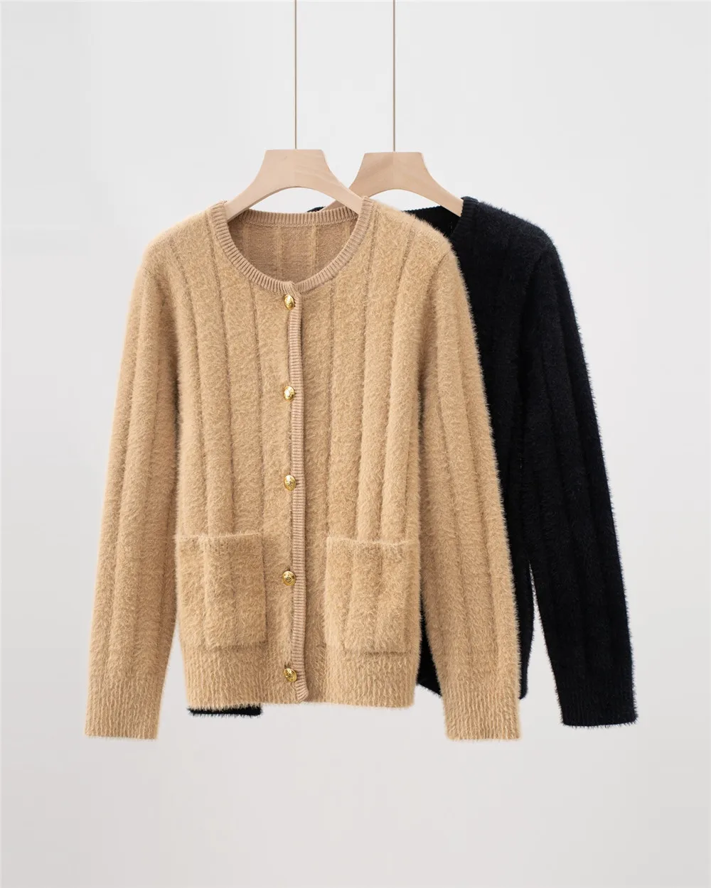 25 Autumn/Winter New High Quality Round Neck 100% Wool Knitted Cardigan Women's Jacket
25 Autumn/Winter New High Quality Round Neck 100% Wool Knitted Cardigan Women's Jacket