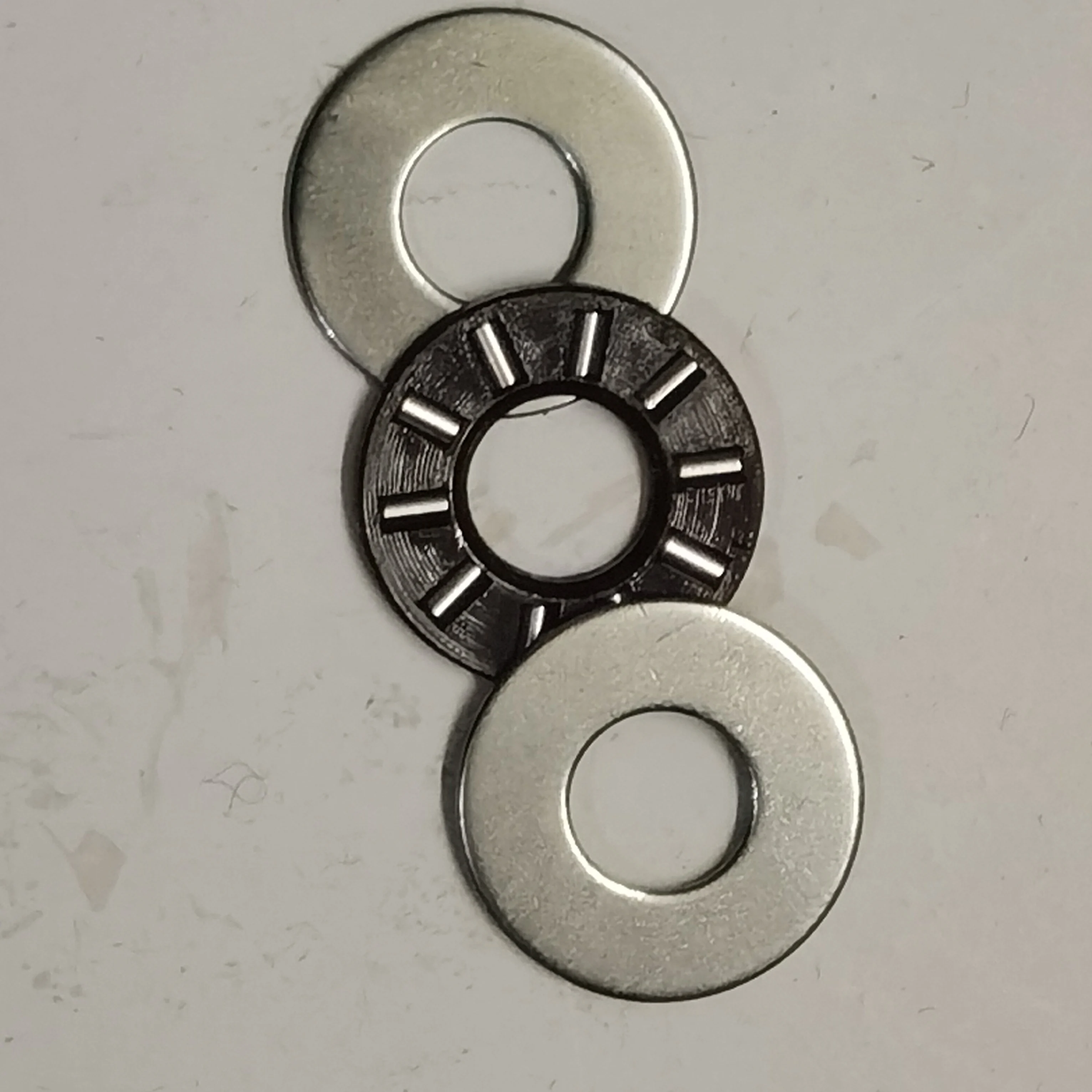 10 pcs AXK0614 AXK0614TN+2AS Thrust Needle Roller Bearing With Two AS0614 Washers size:6*14*3.1mm
10 pcs AXK0614 AXK0614TN+2AS Thrust Needle Roller Bearing With Two AS0614 Washers size:6*14*3.1mm