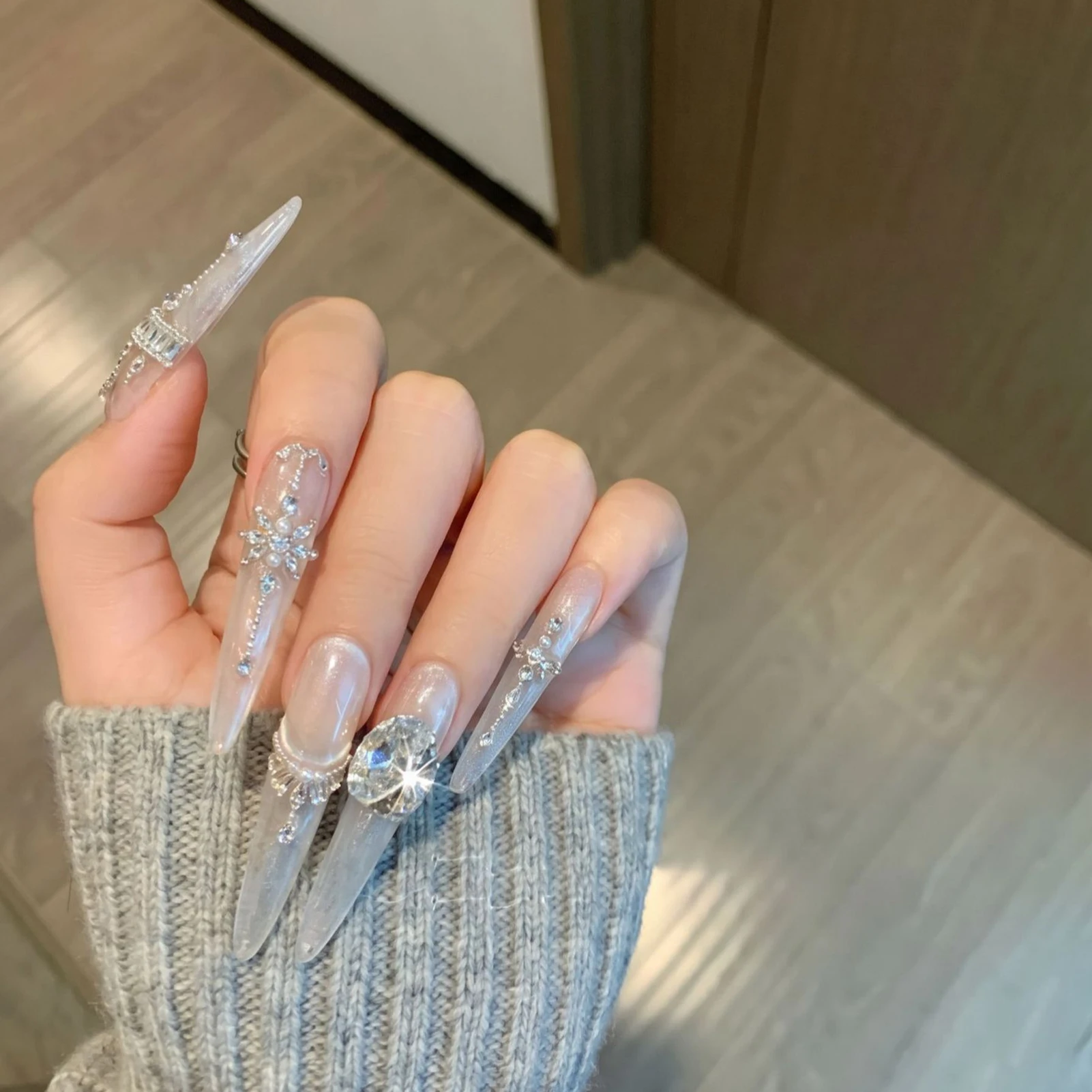 10Pcs Long Crystal K9 Rhinestone False Nails Elegant Cat-Eyes DIY Press on Nails For Women Wedding Party Manicure Arts
10Pcs Long Crystal K9 Rhinestone False Nails Elegant Cat-Eyes DIY Press on Nails For Women Wedding Party Manicure Arts