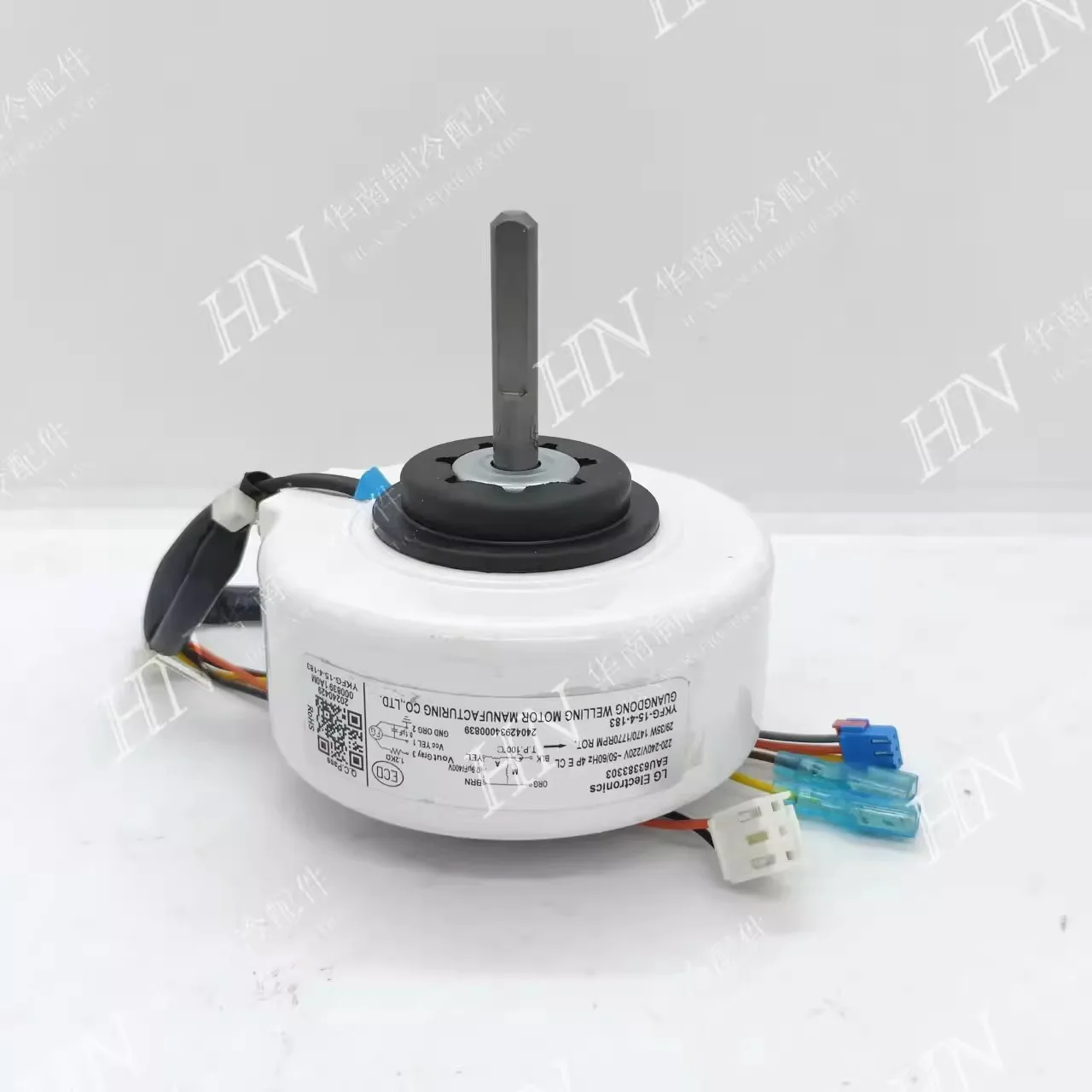 Новый мотор вентилятора кондиционера EAU63383303 YKFG-15-4-183
Новый мотор вентилятора кондиционера EAU63383303 YKFG-15-4-183