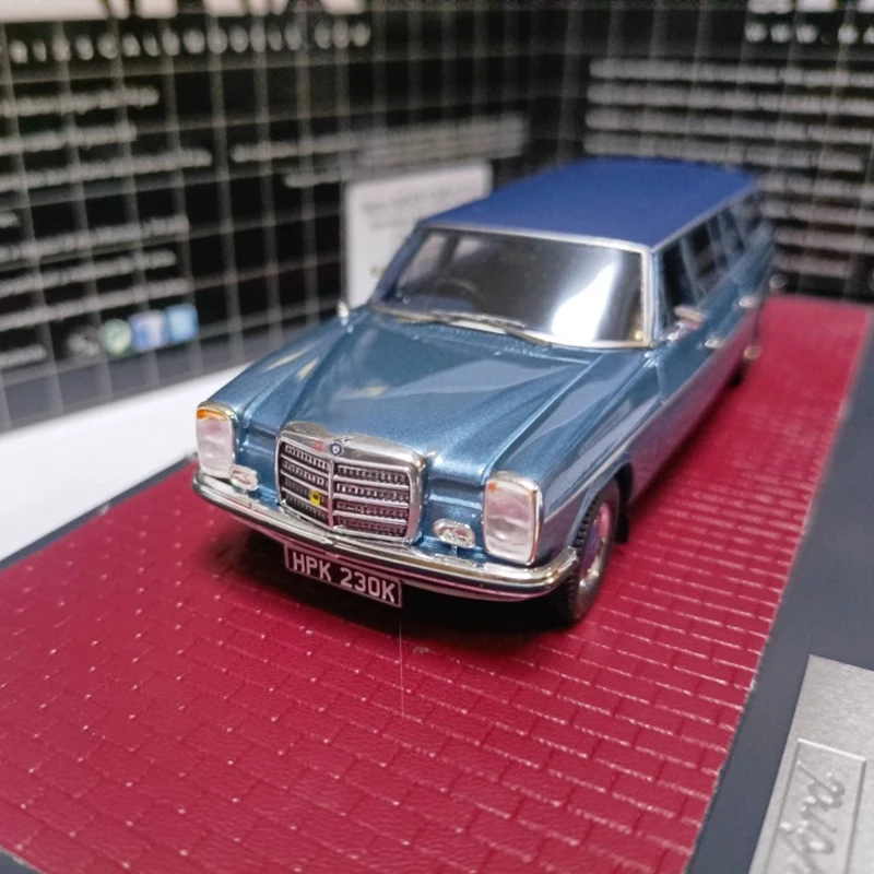 Matrix 1/43 Scale V114 LWB 1971 Resin Simulation Car Model Static Collection Decorated Holiday Gifts Toys Souvenir Gift
Matrix 1/43 Scale V114 LWB 1971 Resin Simulation Car Model Static Collection Decorated Holiday Gifts Toys Souvenir Gift