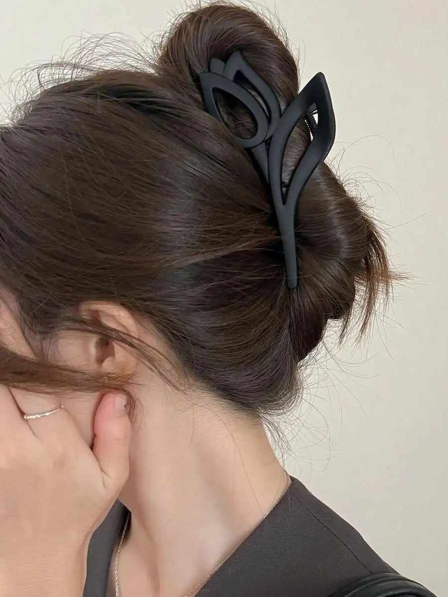Large Black Floral Hair Claw Clip For Thick Hair Updo Elegant Women Hair Accessory
Large Black Floral Hair Claw Clip For Thick Hair Updo Elegant Women Hair Accessory