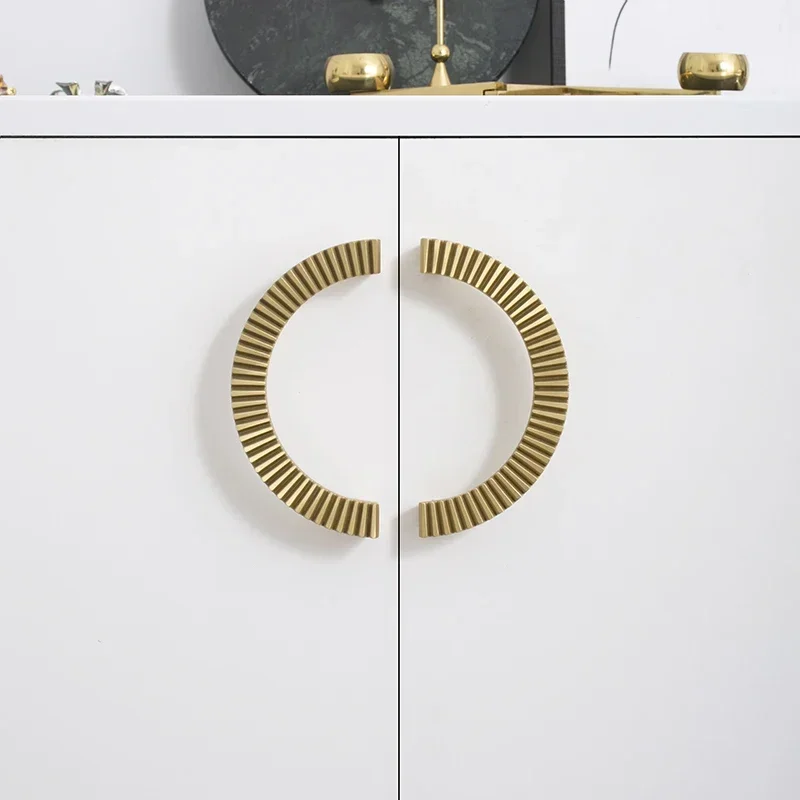 Brass Kitchen Cabinet Door Handles French Italian Drawer Circular Ring Handle High-end Gold Semi Circular Handles for Furniture
Brass Kitchen Cabinet Door Handles French Italian Drawer Circular Ring Handle High-end Gold Semi Circular Handles for Furniture