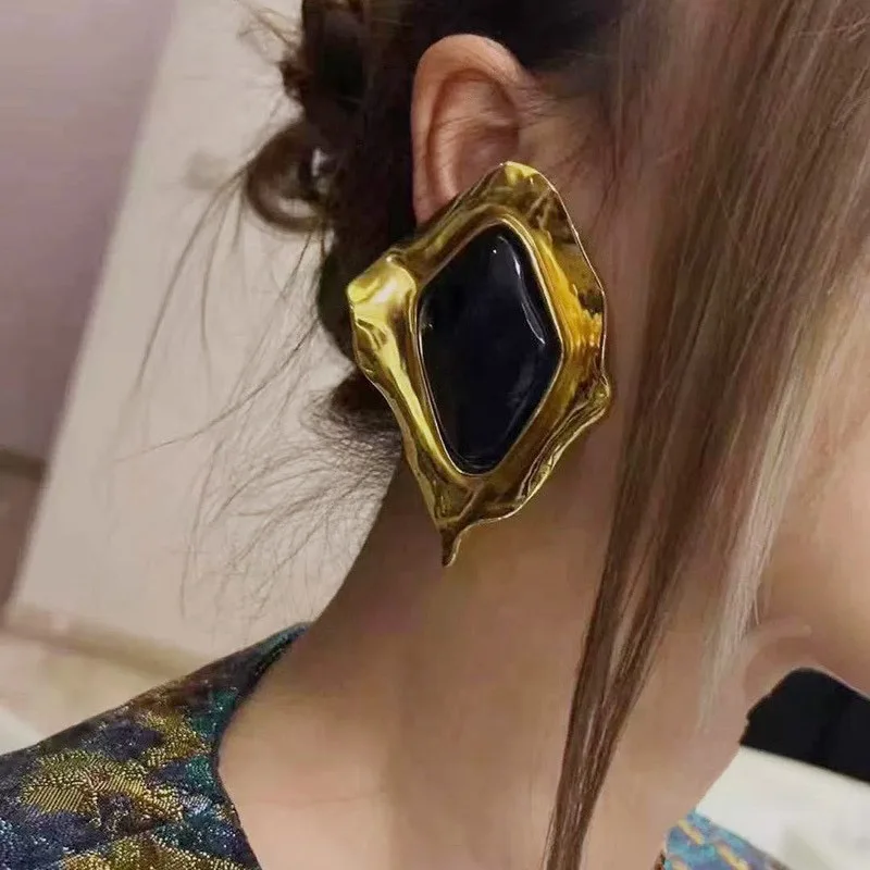 Elegant Retro European Geometric Leaf Folded Diamond Gemstone Women's Earrings for Commuting Daily Parties Jewelry Accessory
Elegant Retro European Geometric Leaf Folded Diamond Gemstone Women's Earrings for Commuting Daily Parties Jewelry Accessory