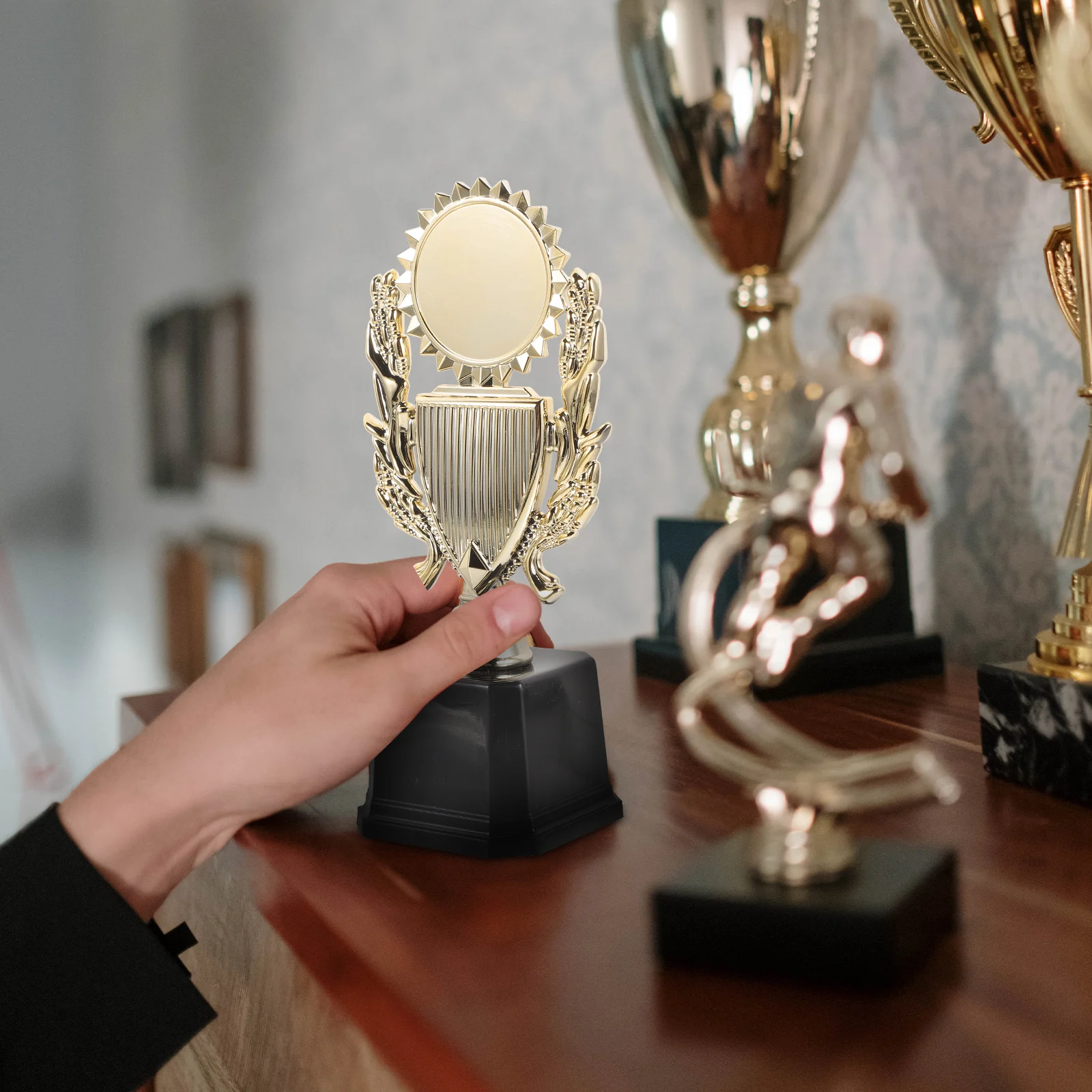 Champion Trophy Award Large Plastic Party Competition Winner Ceremony Decor Bright Color Funny Design Longevity Smooth Surface
Champion Trophy Award Large Plastic Party Competition Winner Ceremony Decor Bright Color Funny Design Longevity Smooth Surface