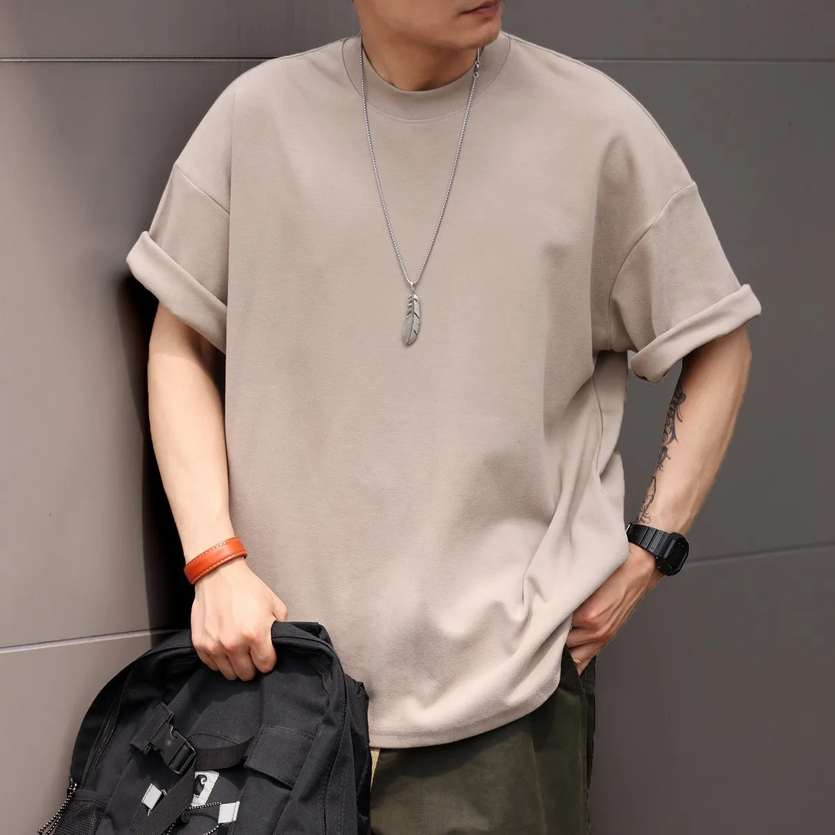 Short Sleeve T-Shirt Men's Summer Breathable Loose Fit Crew Neck Tee Basic Versatile Solid Color Tops 
Short Sleeve T-Shirt Men's Summer Breathable Loose Fit Crew Neck Tee Basic Versatile Solid Color Tops