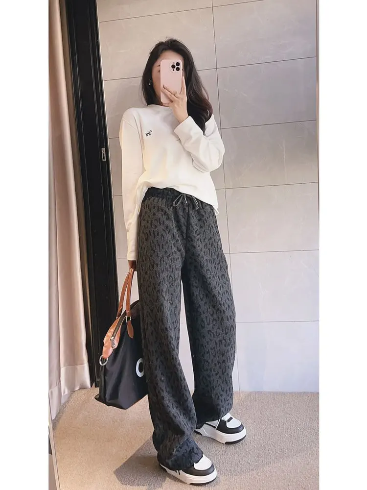 Женские прямые брюки с высокой талией, утепленные, с эластичным поясом, повседневные, мягкие, удобные, модные, с леопардовым принтом
Женские прямые брюки с высокой талией, утепленные, с эластичным поясом, повседневные, мягкие, удобные, модные, с леопардовым принтом